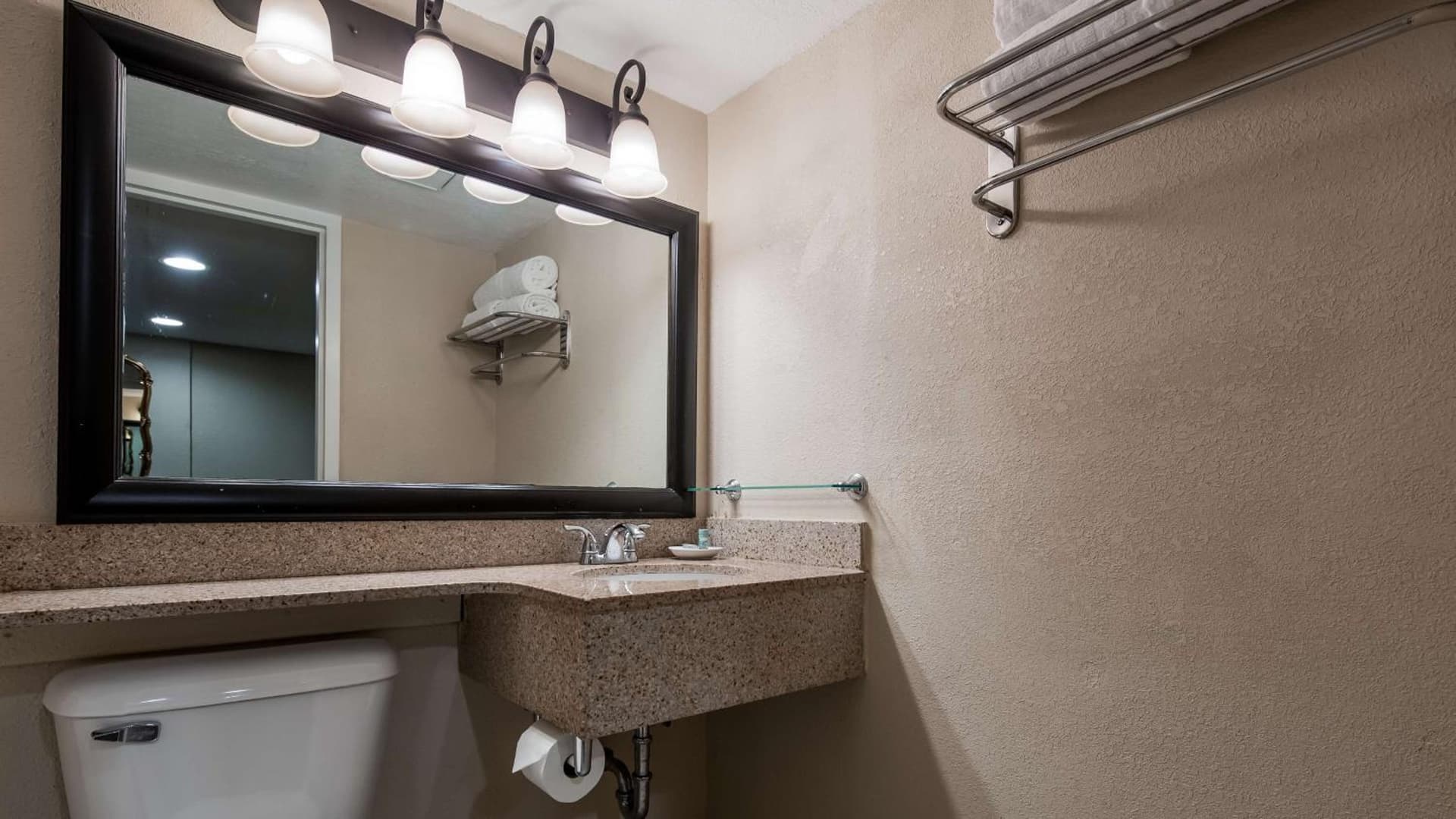 Best Western Greenfield Inn gallery photo in Allen Park, MI — image 67