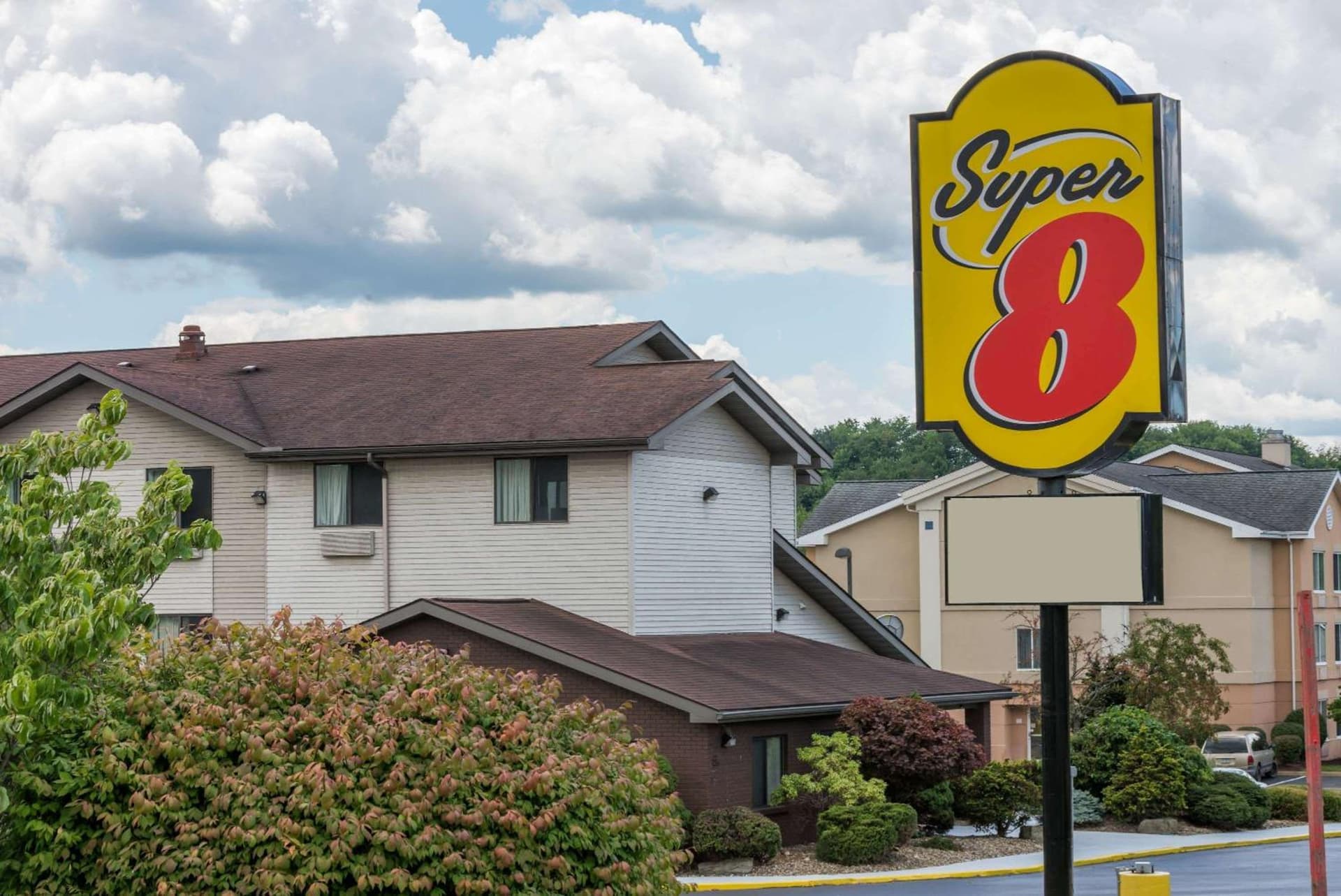 Super 8 by Wyndham New Stanton interior in New Stanton, PA — gallery photo 2