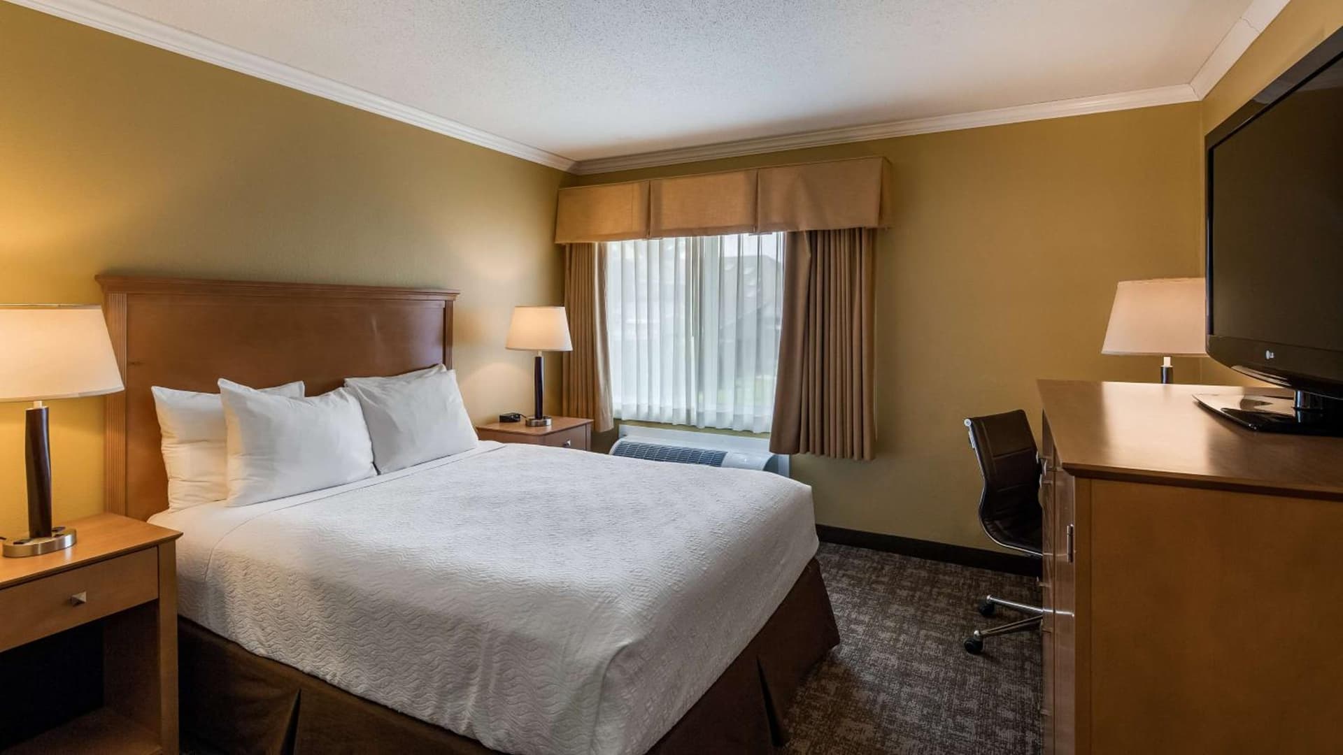 Best Western Plus Windjammer Inn & Conference Center gallery photo in Burlington, VT — image 23