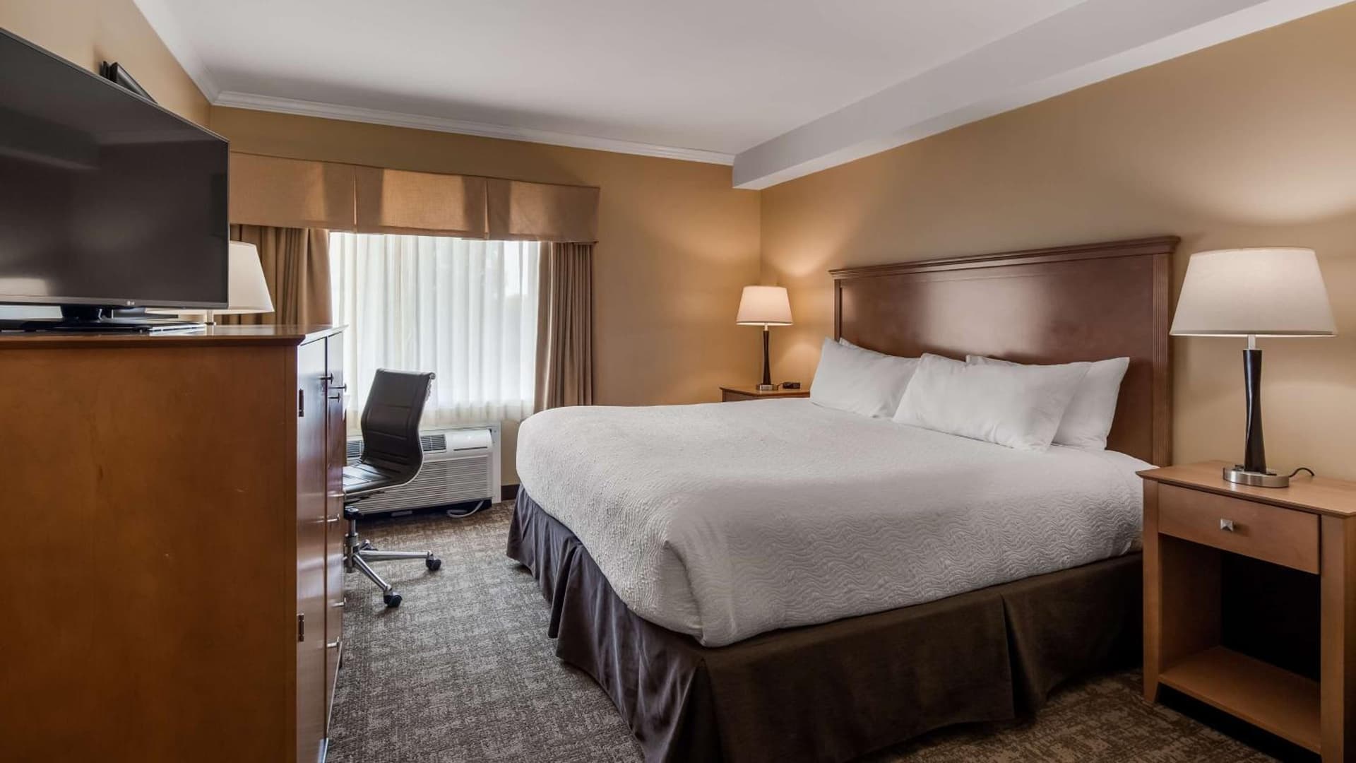 Best Western Plus Windjammer Inn & Conference Center gallery photo in Burlington, VT — image 29
