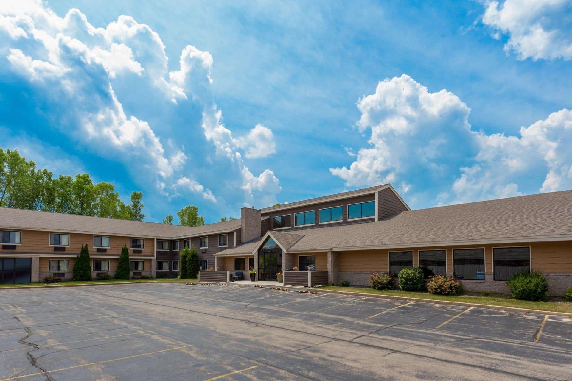 AmericInn by Wyndham Hartford WI interior in Hartford, WI — gallery photo 2
