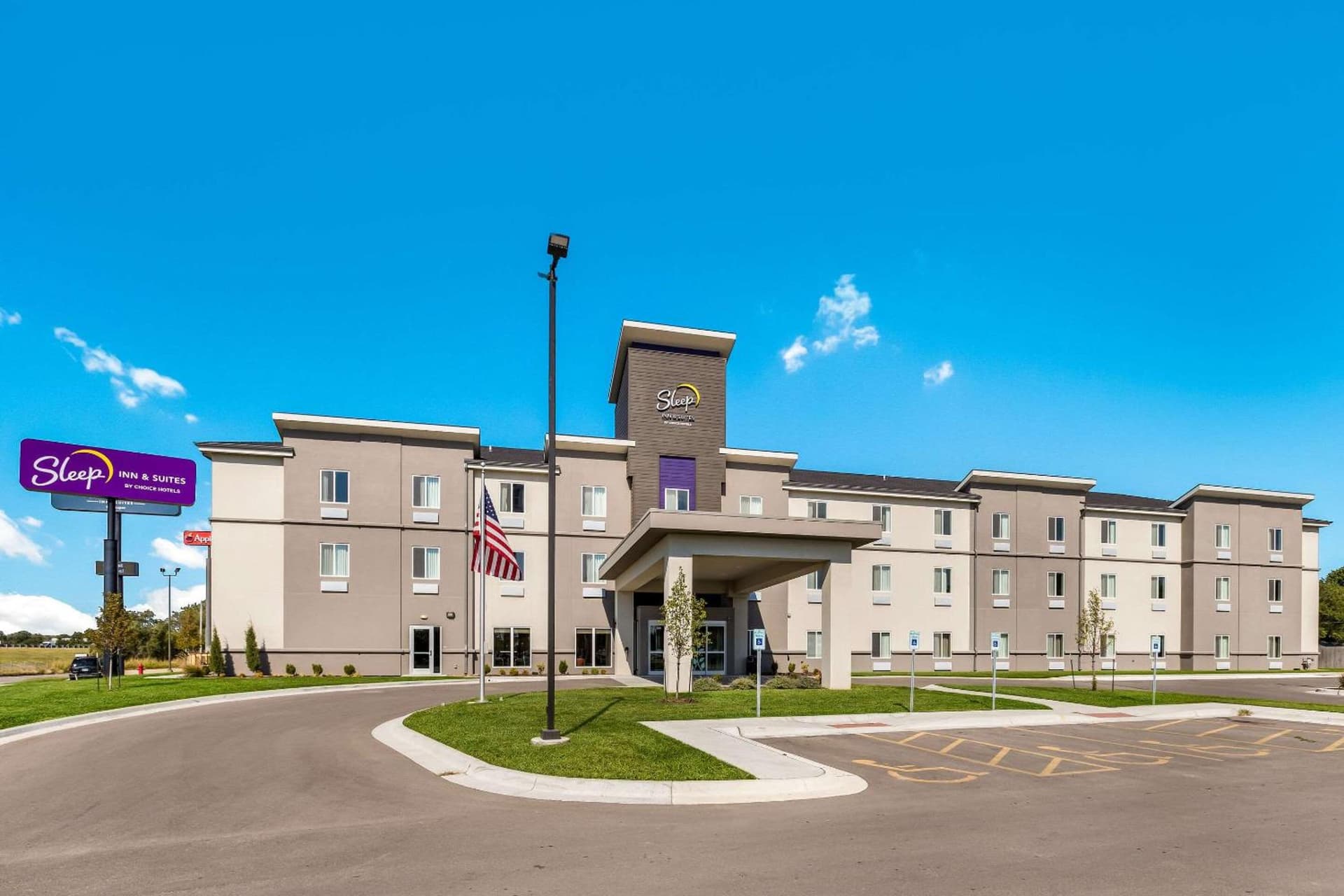 Sleep Inn & Suites Park City-Wichita North property views in Park City, KS — gallery photo 3
