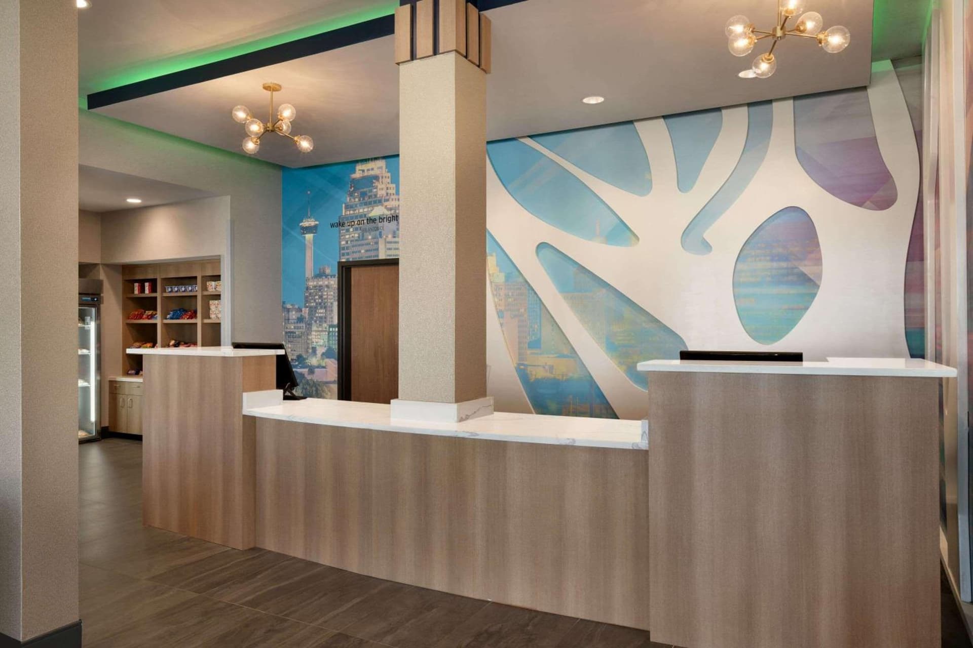 La Quinta Inn & Suites by Wyndham San Antonio Seaworld LAFB property views in San Antonio, TX — gallery photo 3