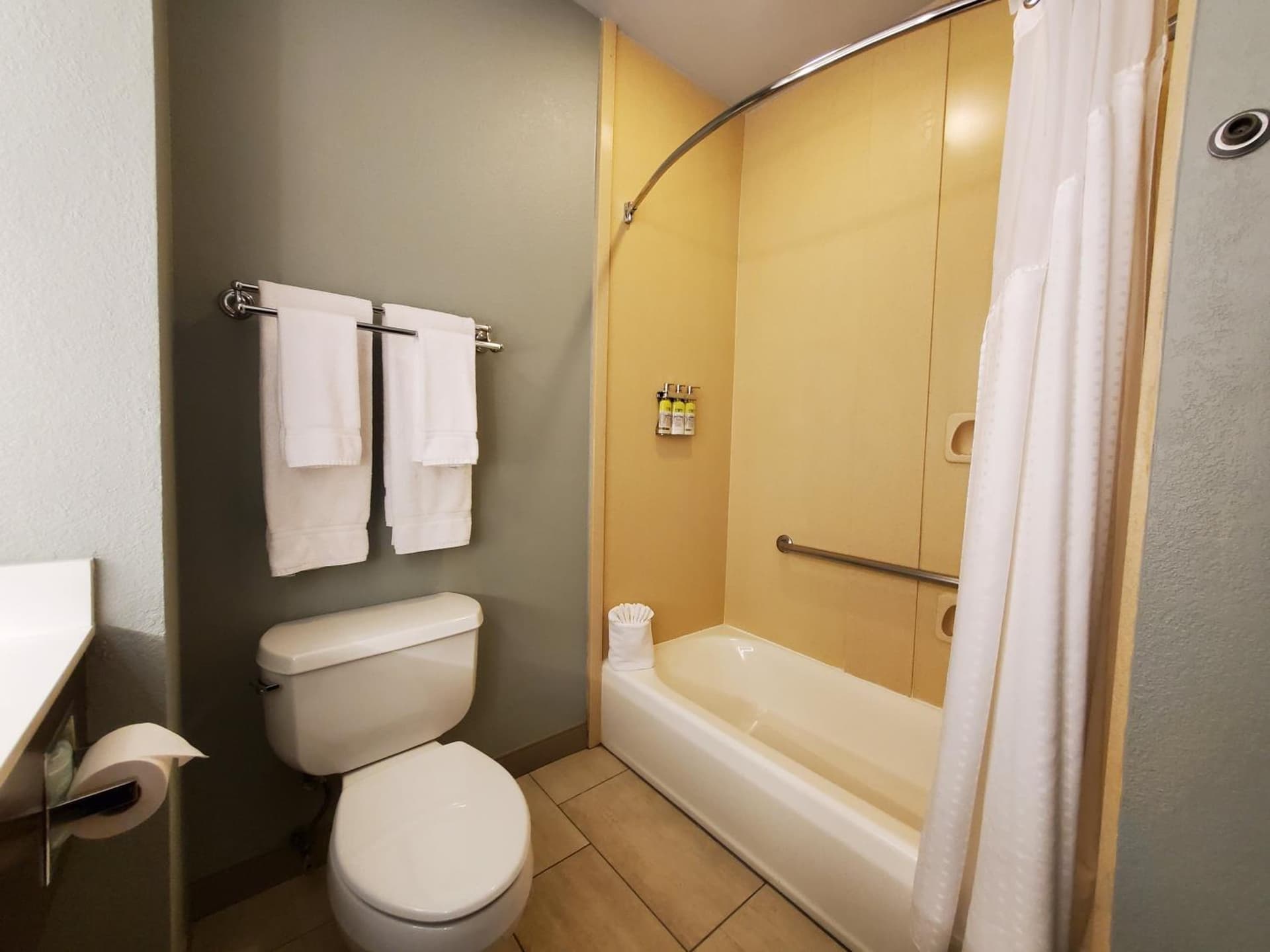 Holiday Inn Express Pearland by IHG gallery photo in Pearland, TX — image 4