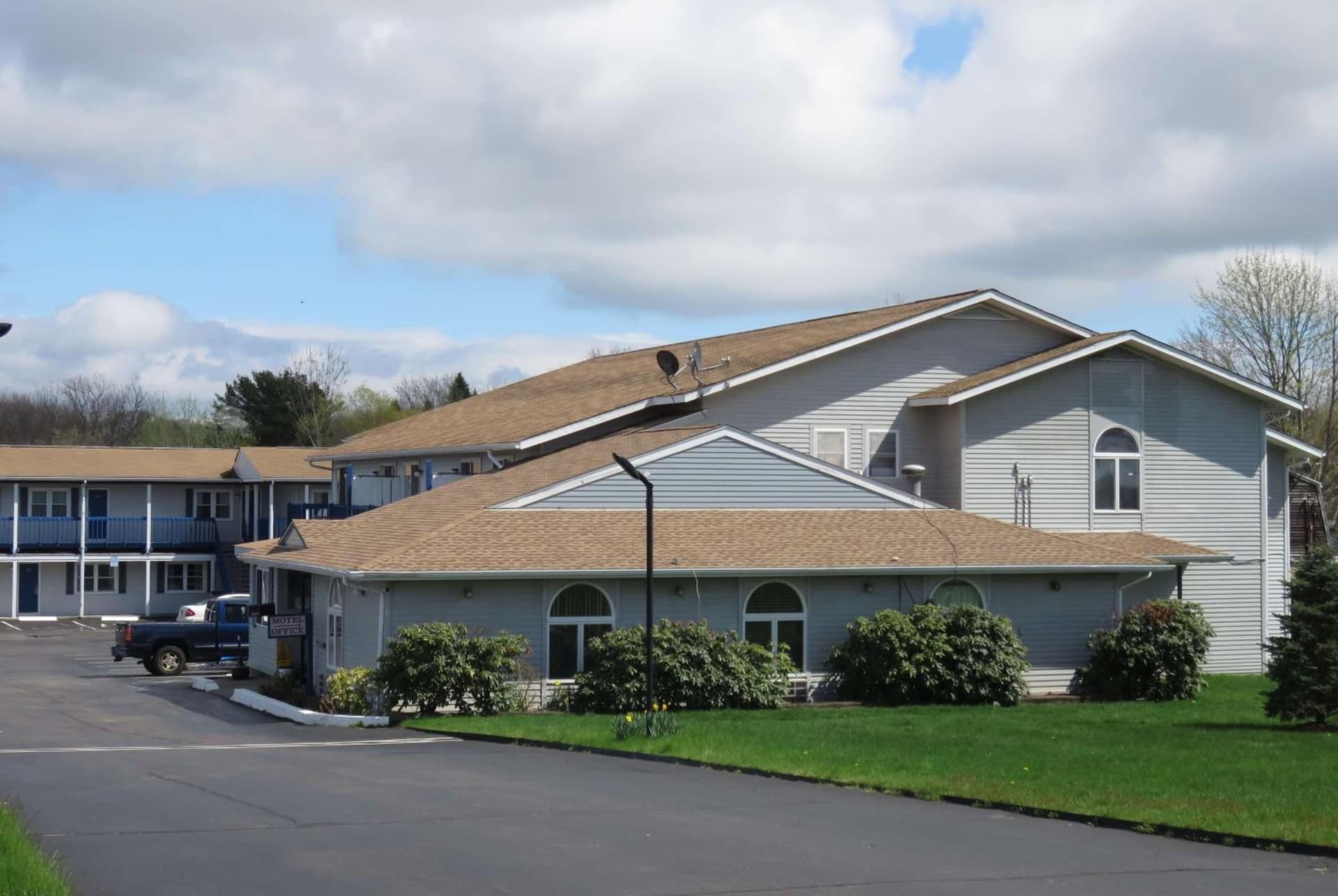 Days Inn by Wyndham Middletown/Newport Area featured exterior or lobby in Middletown, RI — similar hotel