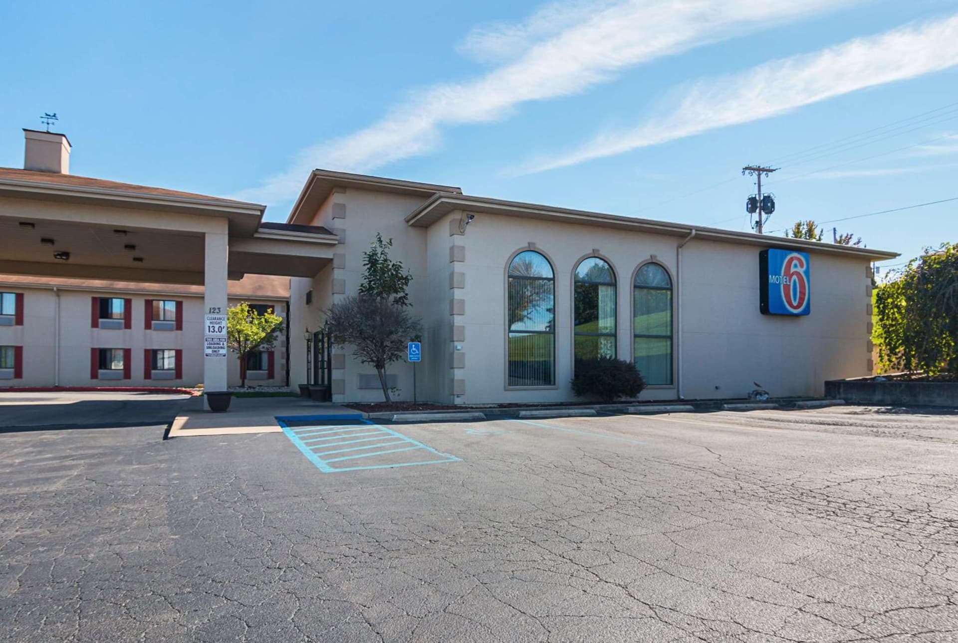 Motel 6-Hannibal, MO property views in Hannibal, MO — gallery photo 3