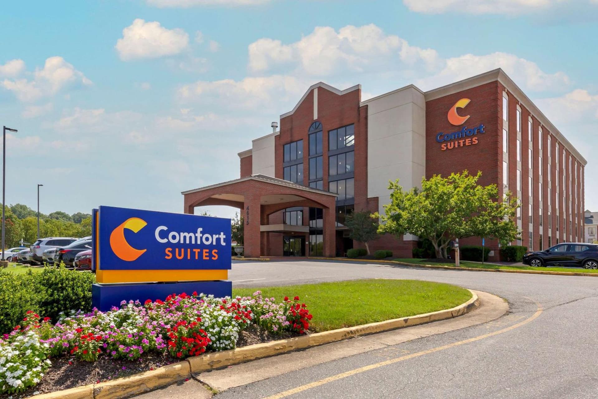 Comfort Suites Fredericksburg South featured exterior or lobby in Fredericksburg, VA — similar hotel