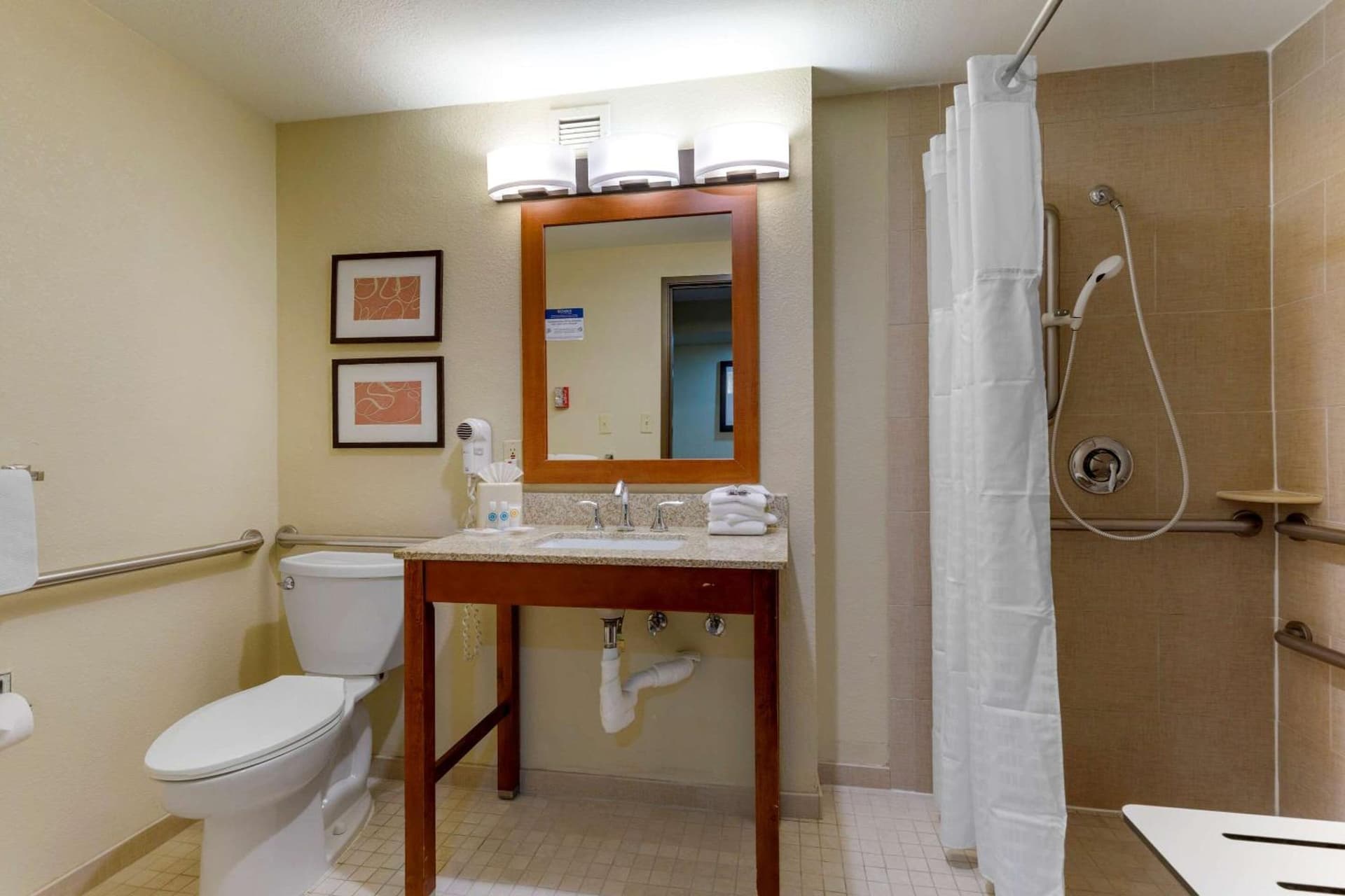 Comfort Suites Fredericksburg South gallery photo in Fredericksburg, VA — image 23