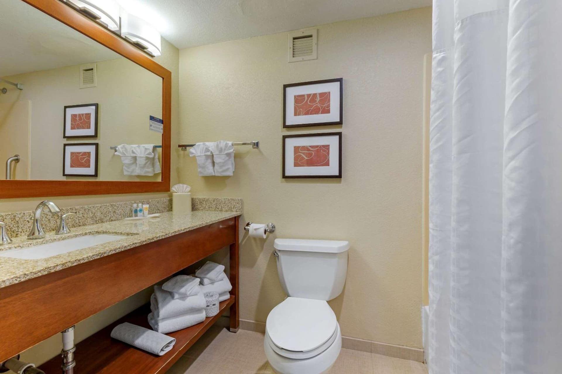 Comfort Suites Fredericksburg South gallery photo in Fredericksburg, VA — image 36