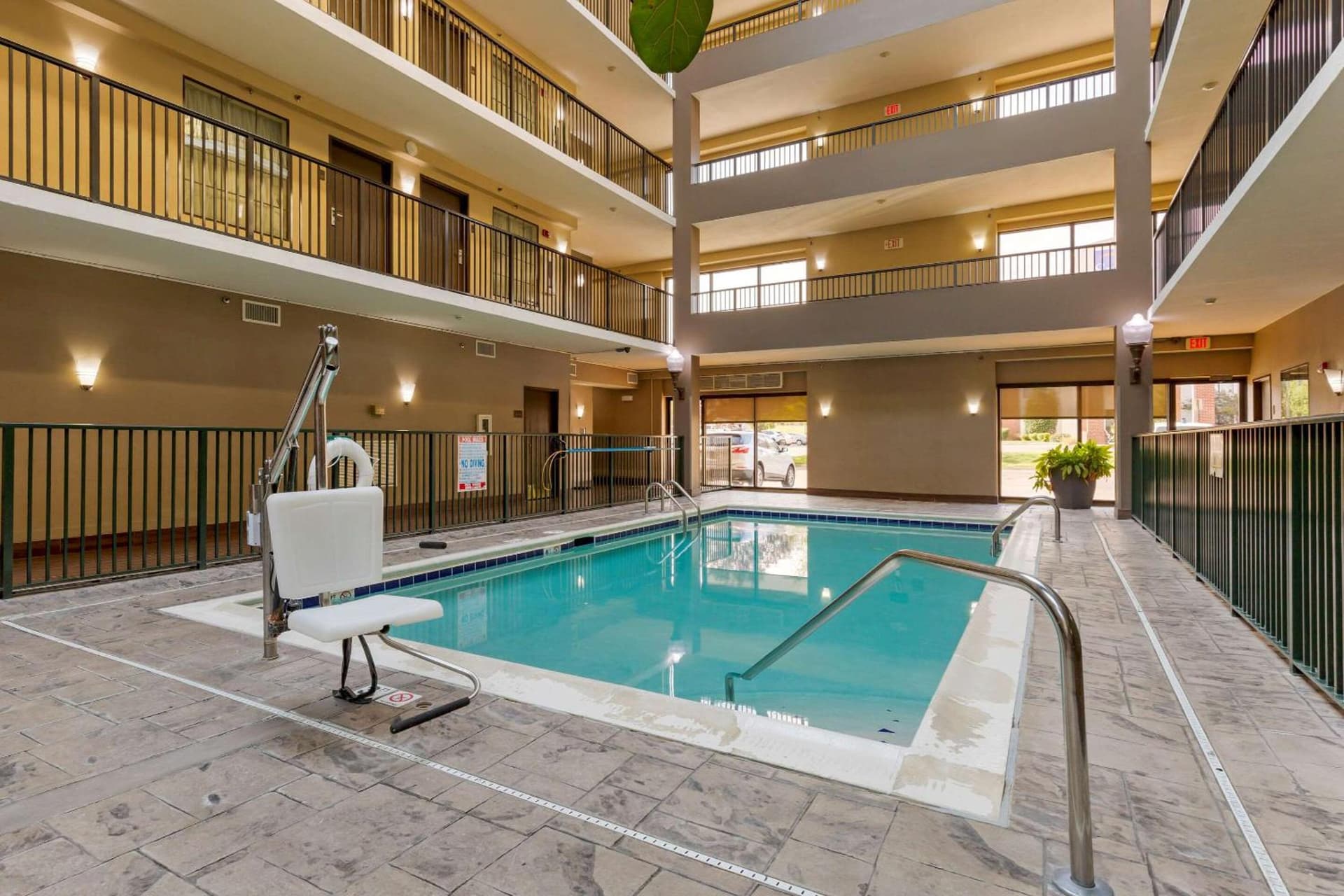 Comfort Suites Fredericksburg South gallery photo in Fredericksburg, VA — image 4