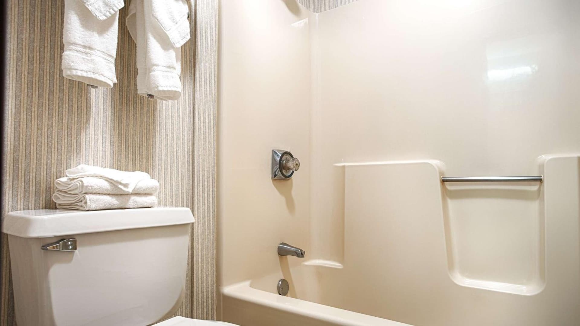 Best Western Providence Warwick Airport Inn gallery photo in Warwick, RI — image 29