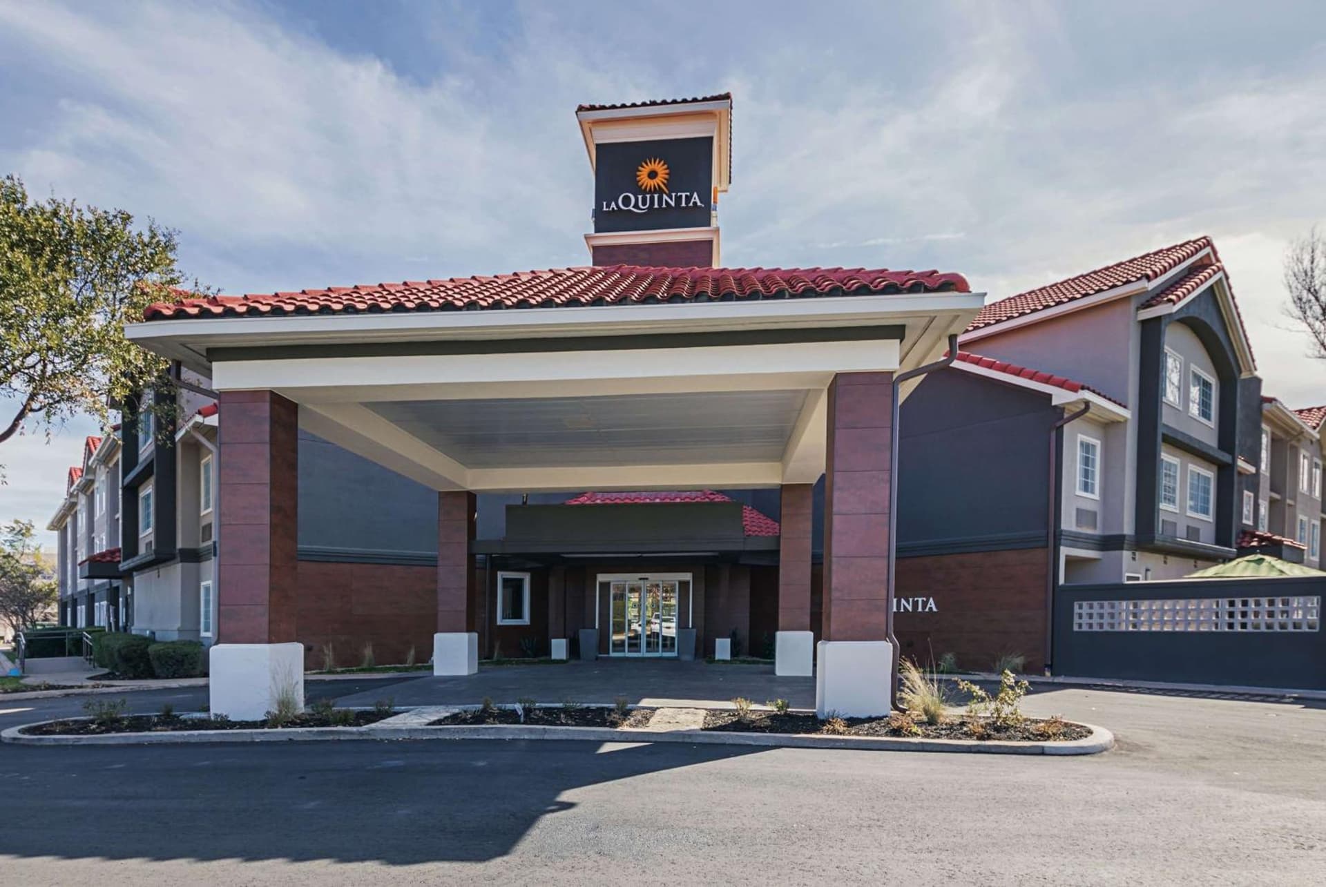La Quinta Inn & Suites by Wyndham Austin Near The Domain gallery photo in Austin, TX — image 13