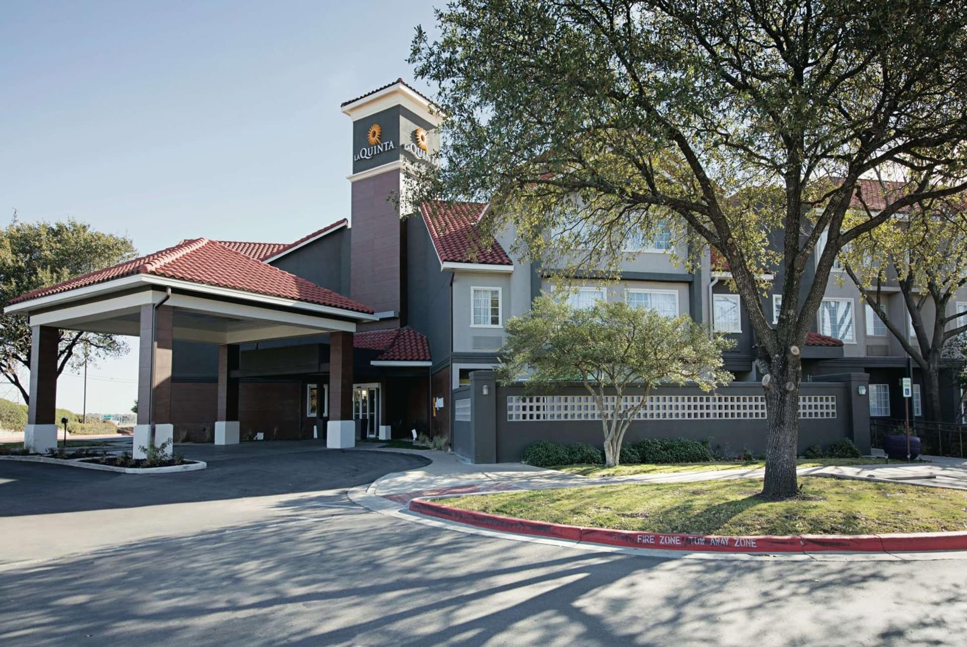 La Quinta Inn & Suites by Wyndham Austin Near The Domain property views in Austin, TX — gallery photo 3