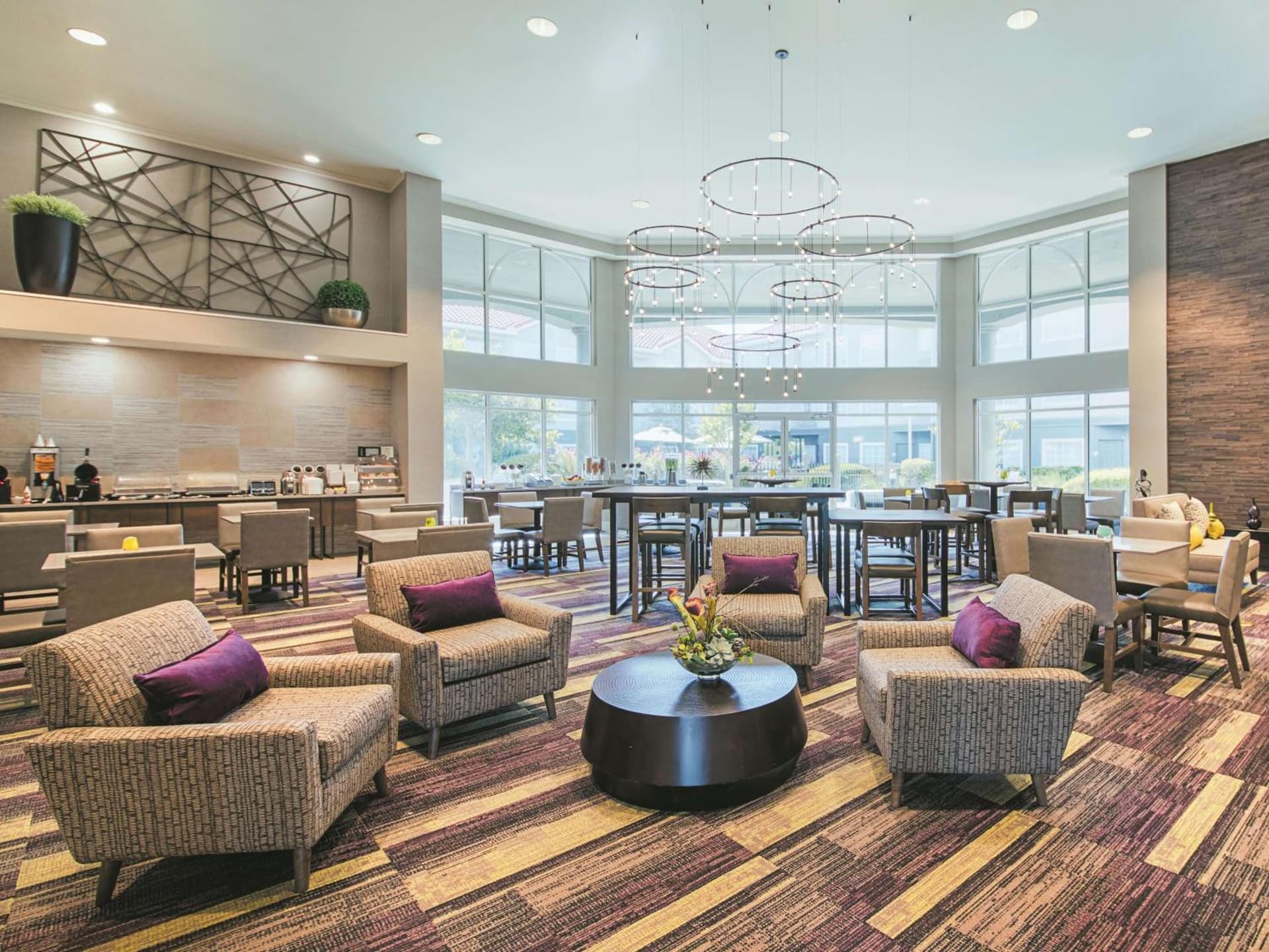 La Quinta Inn & Suites by Wyndham Austin Near The Domain gallery photo in Austin, TX — image 36