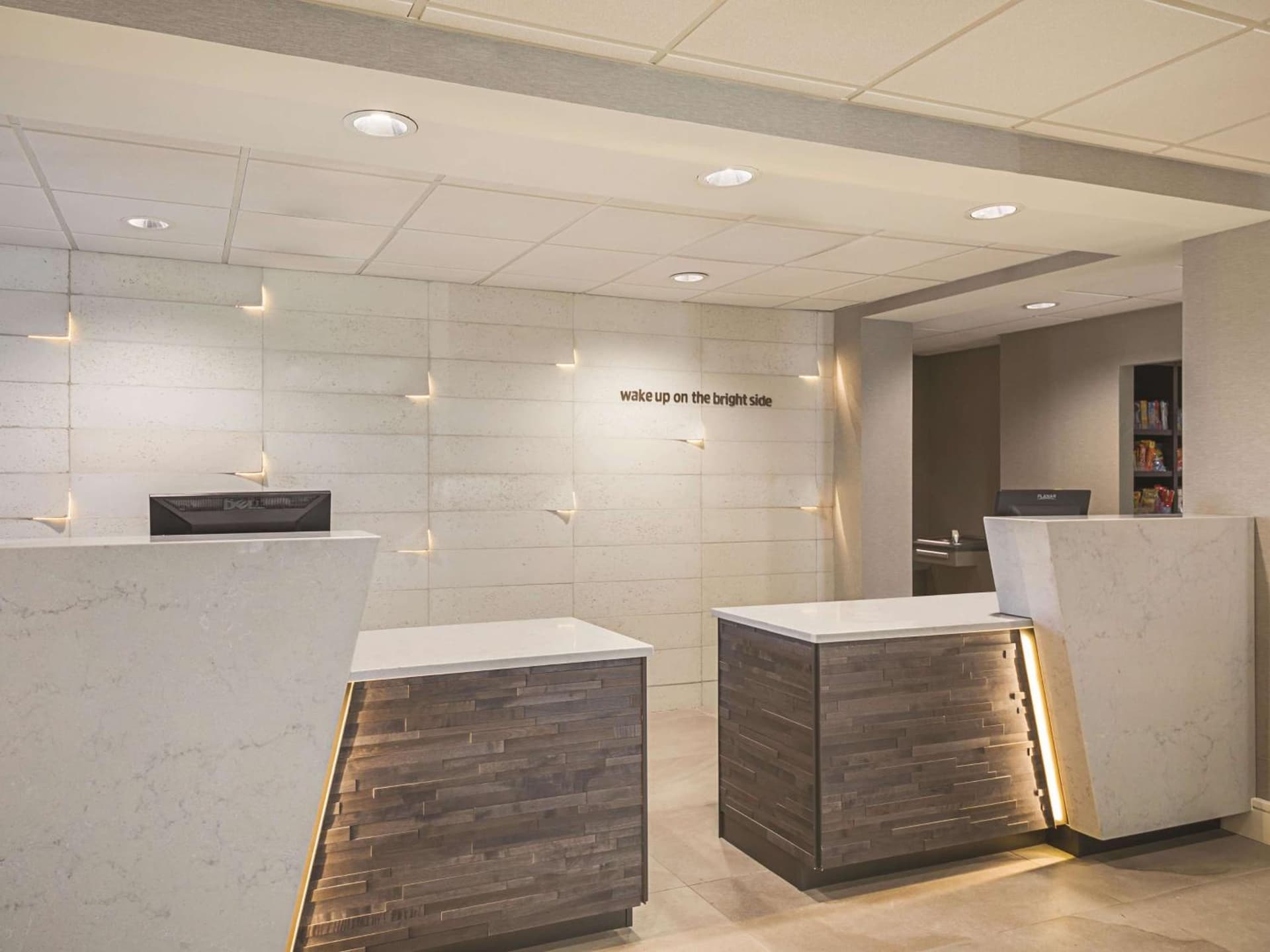 La Quinta Inn & Suites by Wyndham Austin Near The Domain gallery photo in Austin, TX — image 31