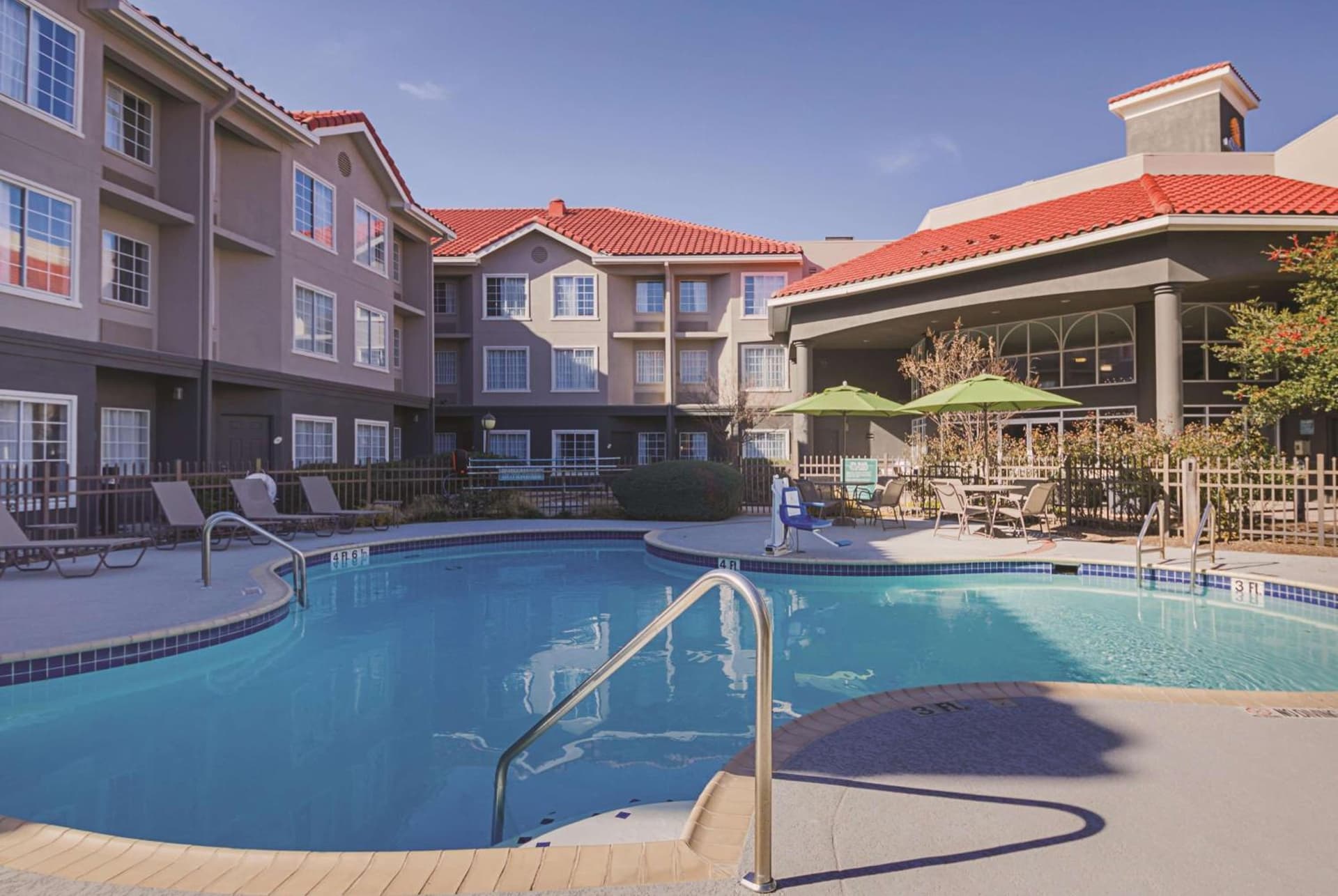La Quinta Inn & Suites by Wyndham Austin Near The Domain property views in Austin, TX — gallery photo 3