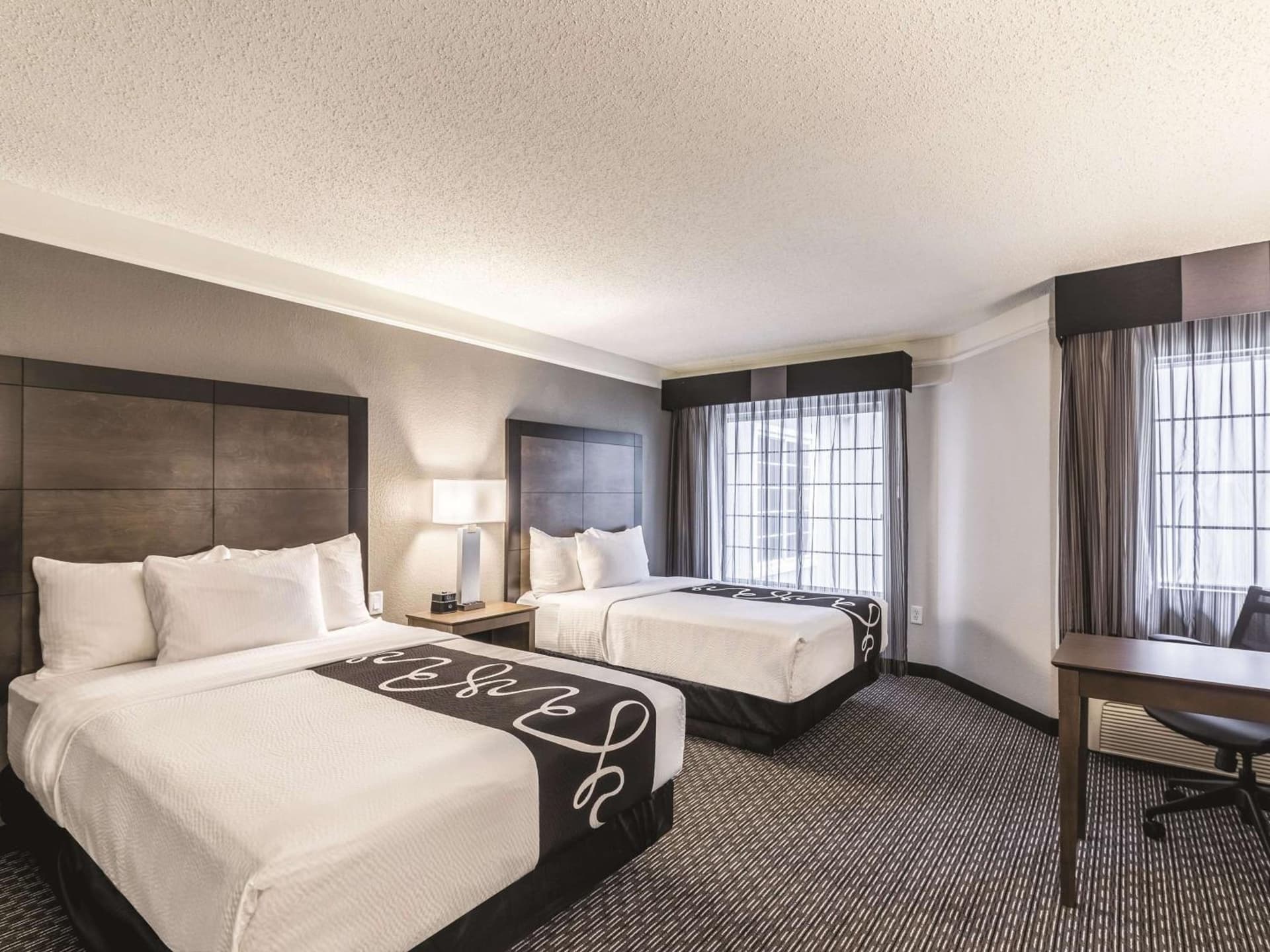 La Quinta Inn & Suites by Wyndham Austin Near The Domain gallery photo in Austin, TX — image 37