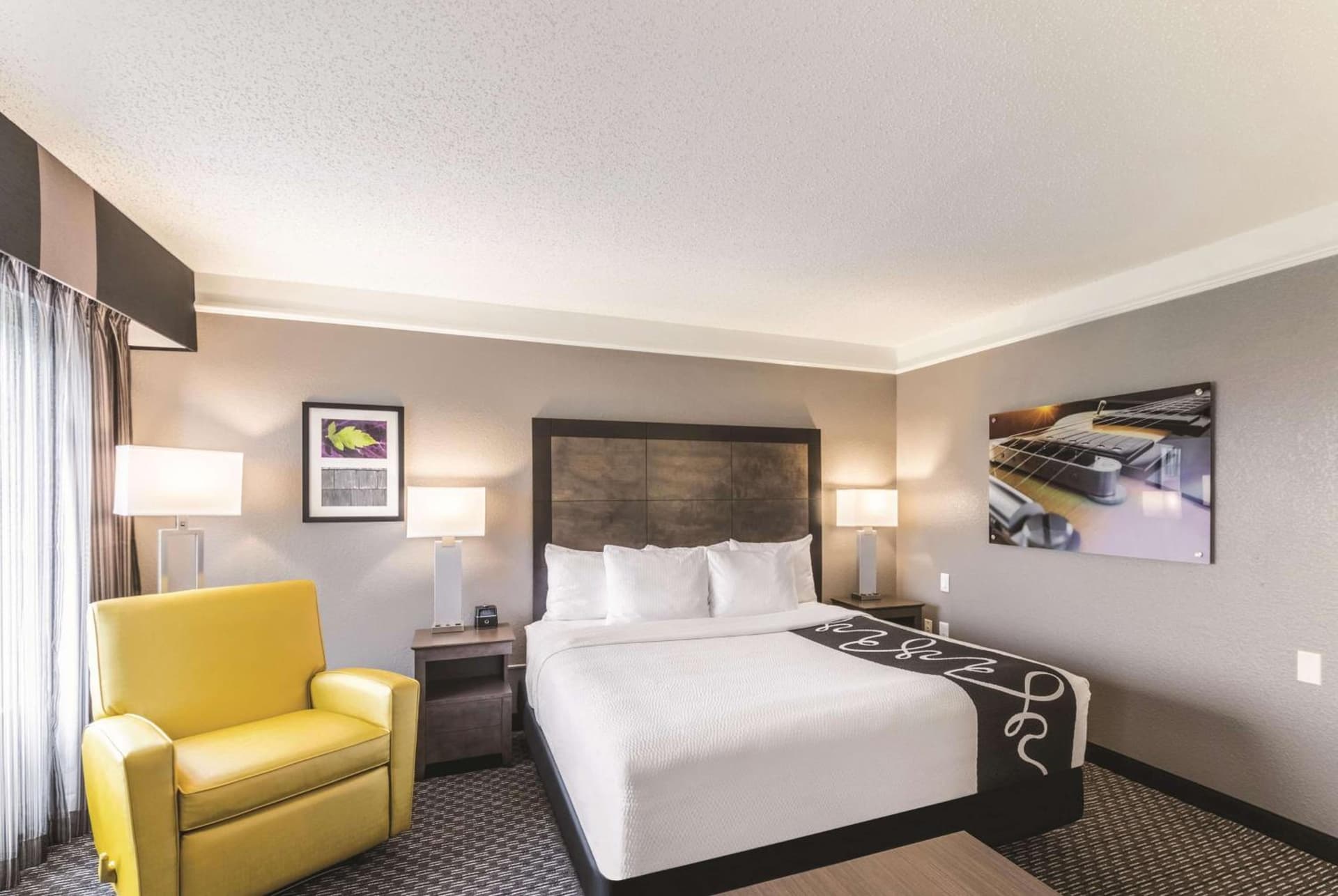 La Quinta Inn & Suites by Wyndham Austin Near The Domain gallery photo in Austin, TX — image 21