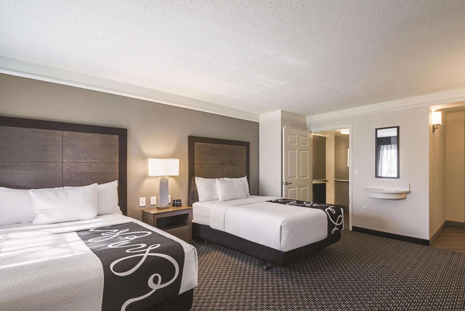 La Quinta Inn & Suites by Wyndham Austin Near The Domain gallery photo in Austin, TX — image 44
