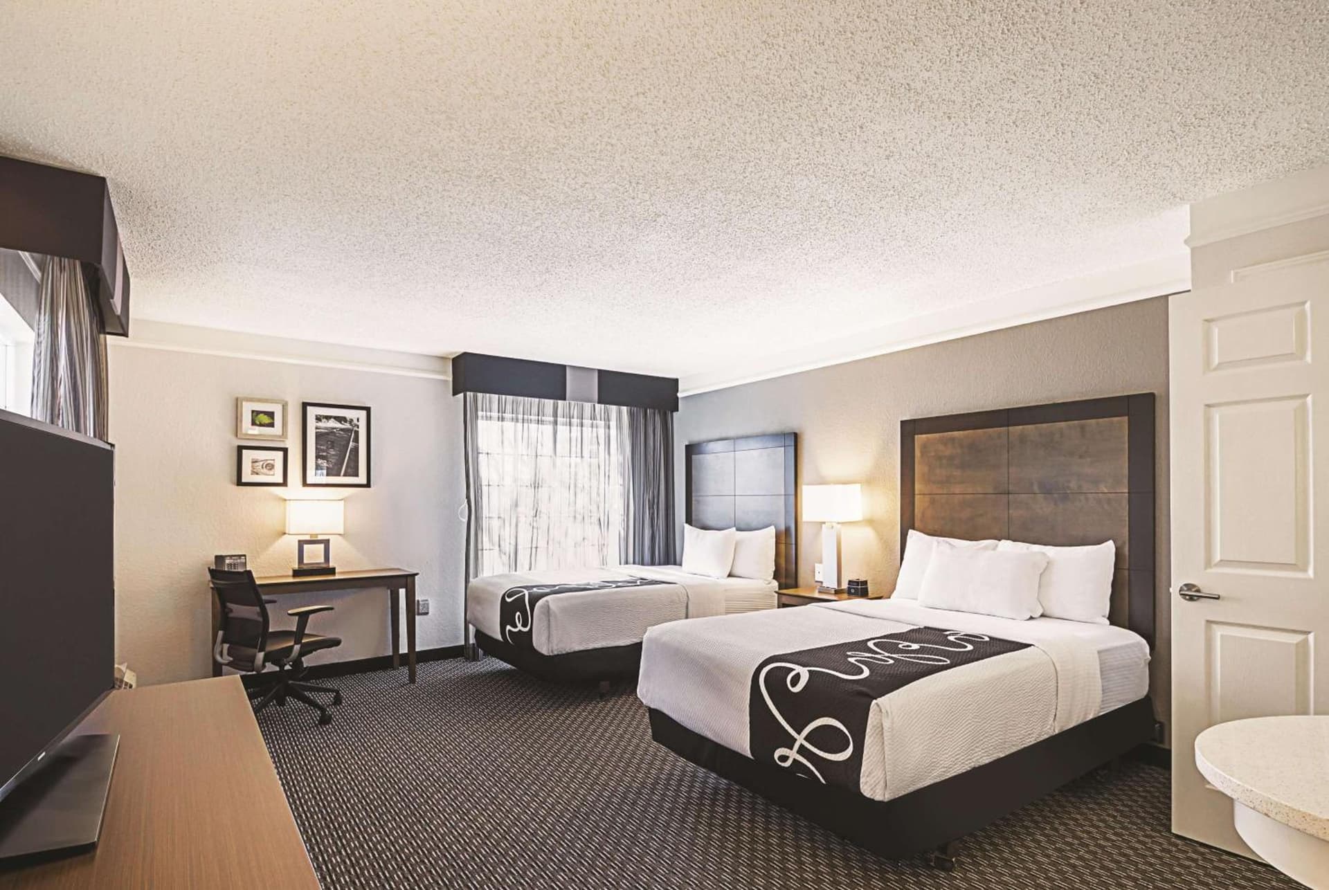 La Quinta Inn & Suites by Wyndham Austin Near The Domain gallery photo in Austin, TX — image 9
