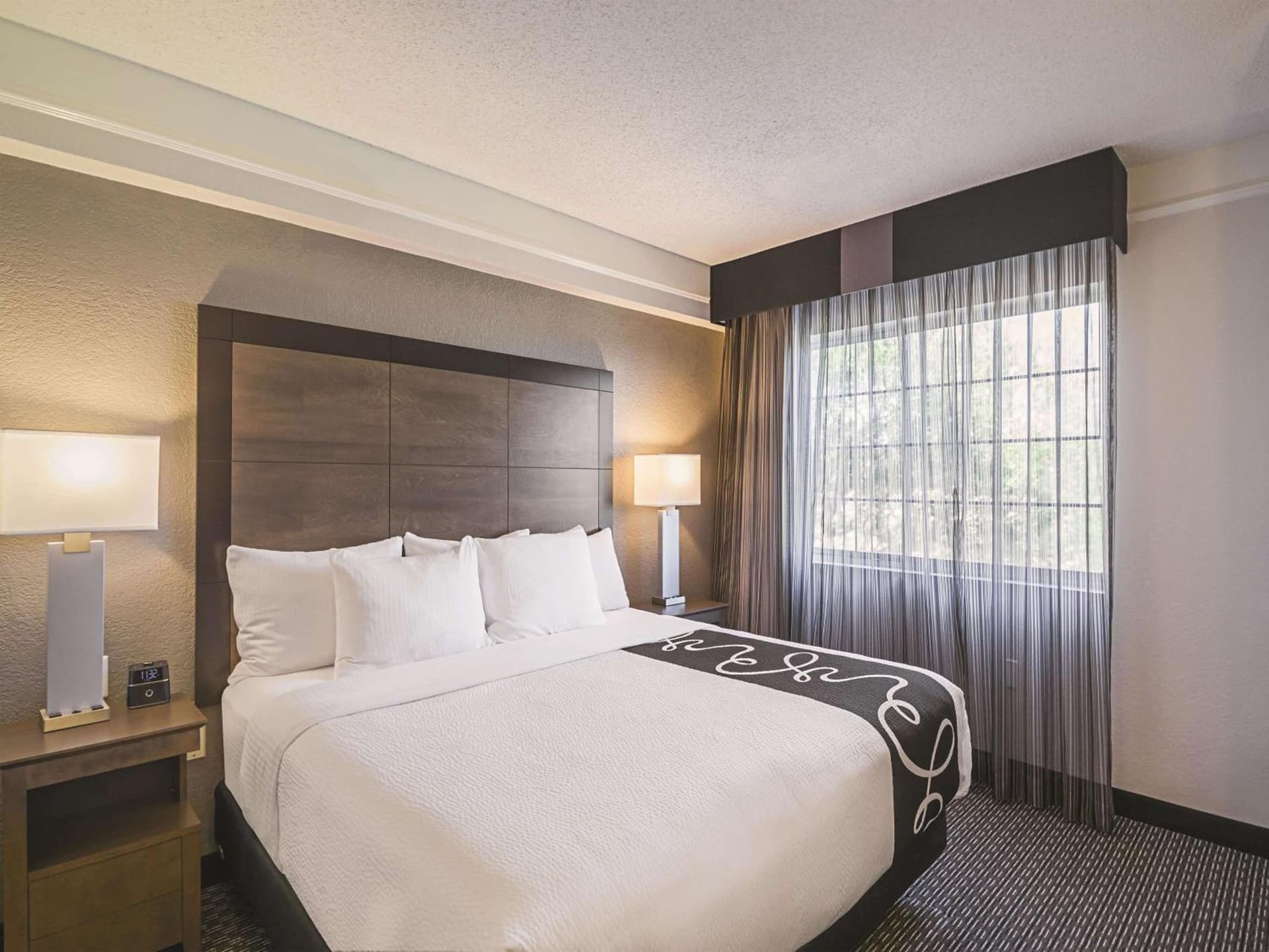 La Quinta Inn & Suites by Wyndham Austin Near The Domain gallery photo in Austin, TX — image 5