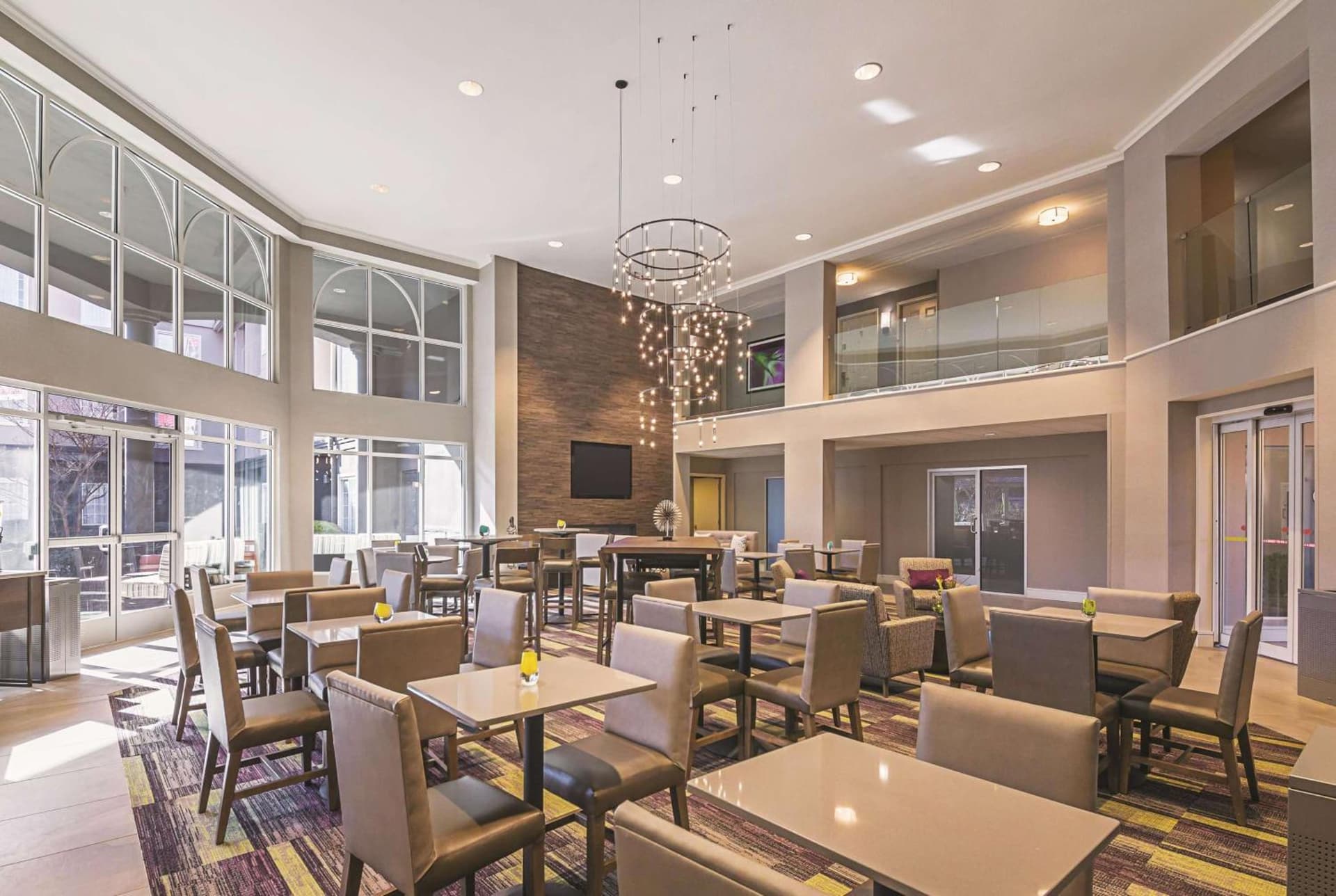 La Quinta Inn & Suites by Wyndham Austin Near The Domain gallery photo in Austin, TX — image 43