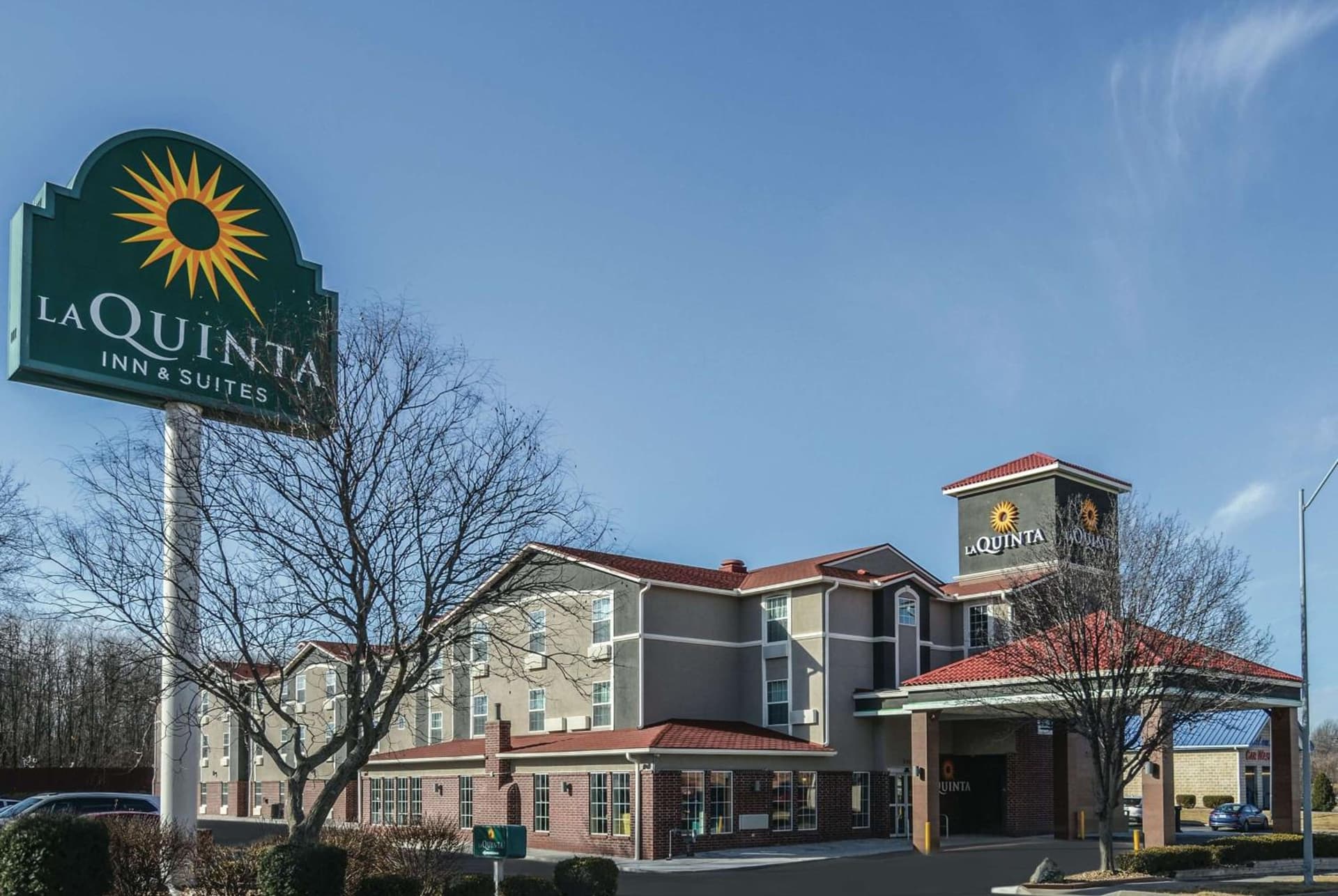 La Quinta by Wyndham Kansas City Airport property views in Kansas City, KS — gallery photo 3