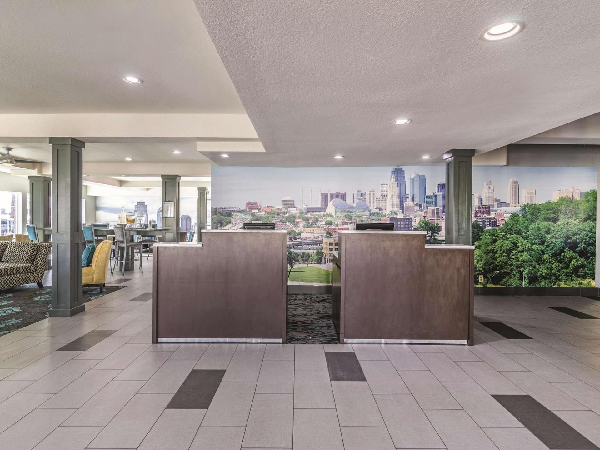La Quinta by Wyndham Kansas City Airport gallery photo in Kansas City, KS — image 26
