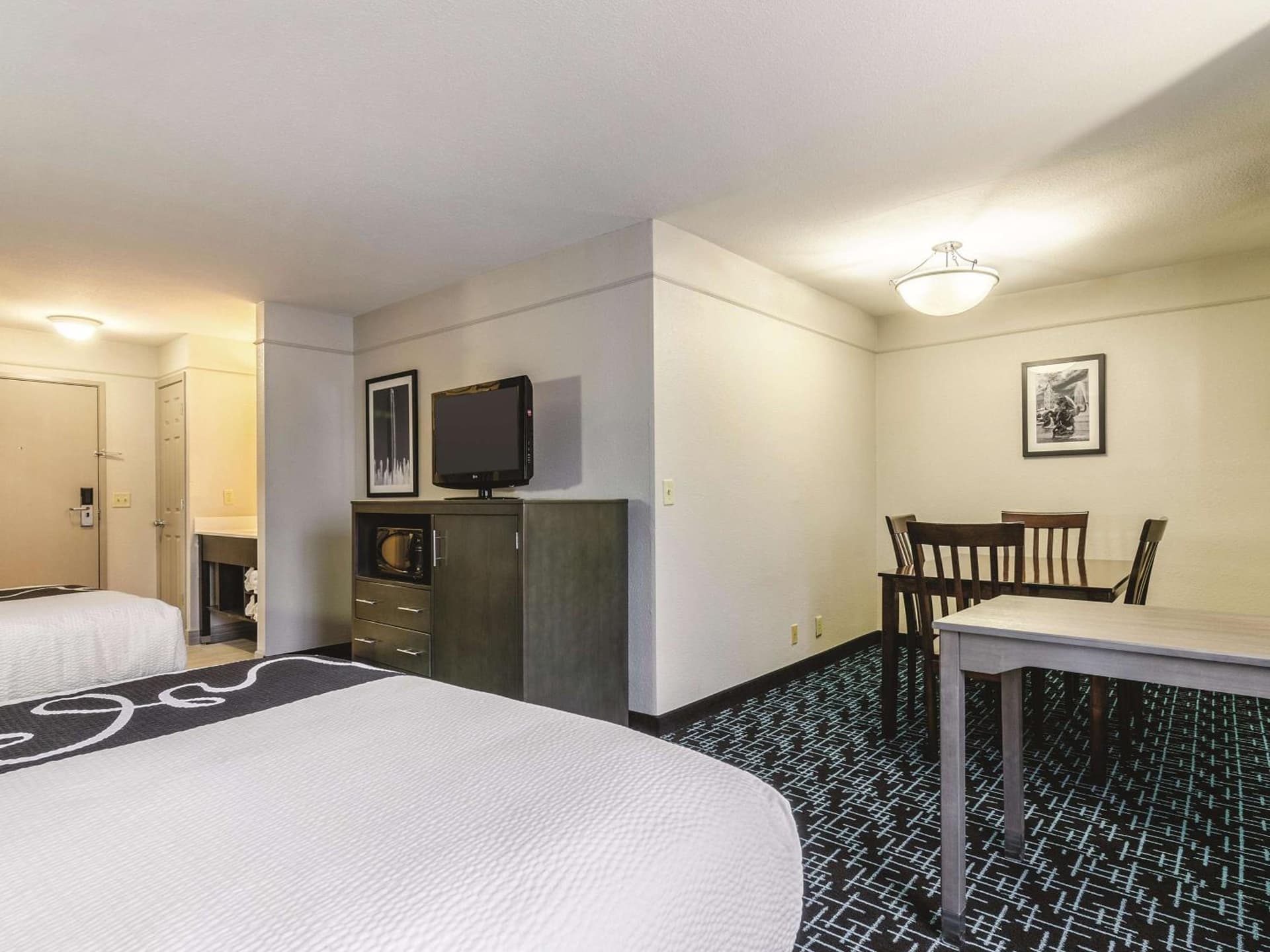 La Quinta by Wyndham Kansas City Airport gallery photo in Kansas City, KS — image 43