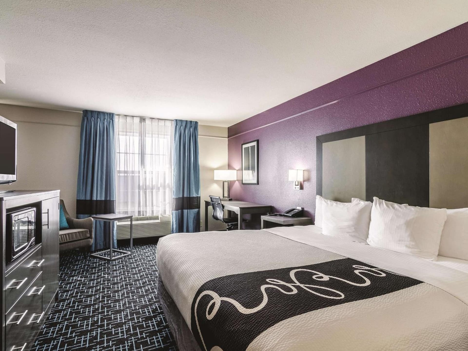 La Quinta by Wyndham Kansas City Airport gallery photo in Kansas City, KS — image 13