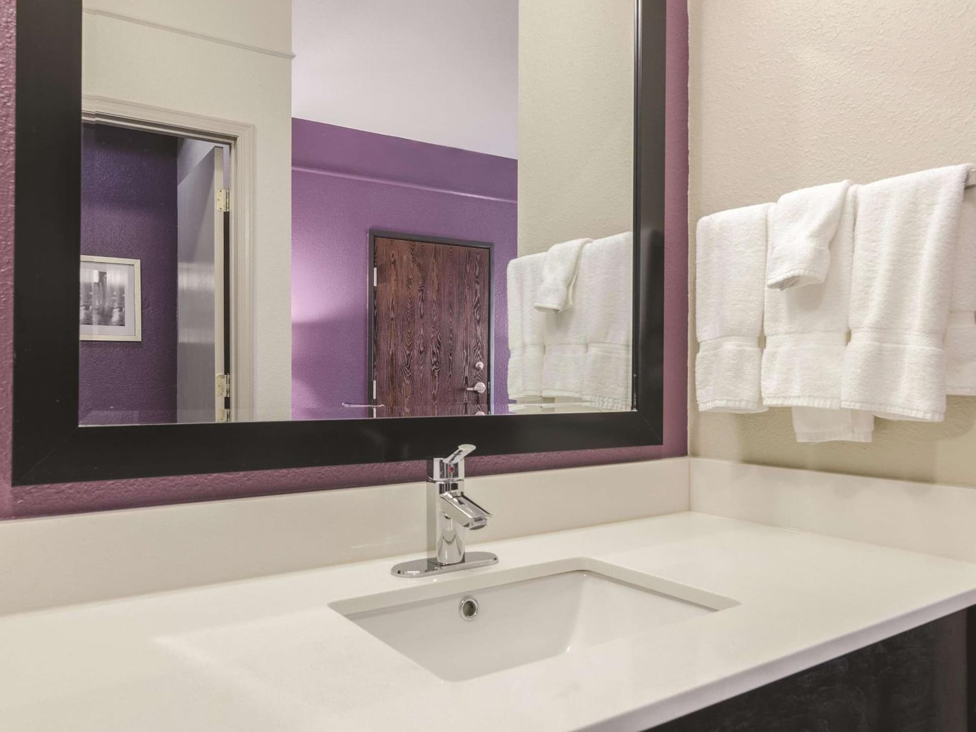 La Quinta by Wyndham Kansas City Airport gallery photo in Kansas City, KS — image 35