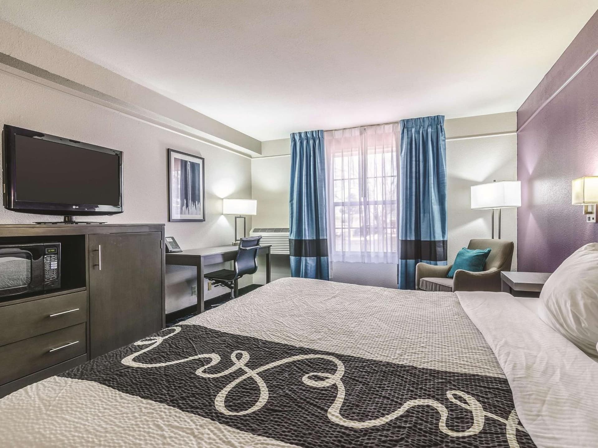 La Quinta by Wyndham Kansas City Airport gallery photo in Kansas City, KS — image 5
