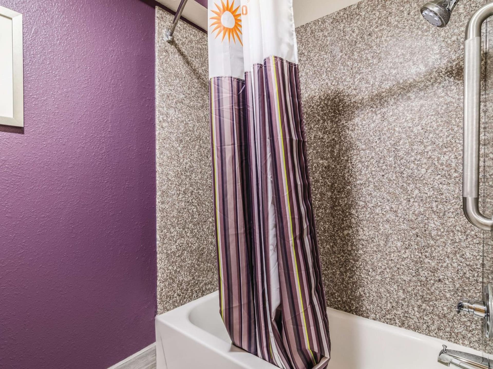 La Quinta by Wyndham Kansas City Airport gallery photo in Kansas City, KS — image 22
