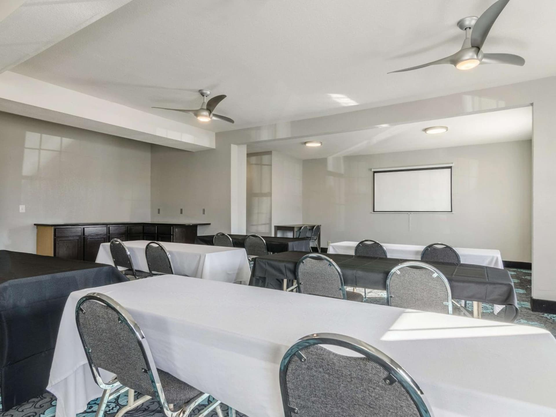La Quinta by Wyndham Kansas City Airport gallery photo in Kansas City, KS — image 33