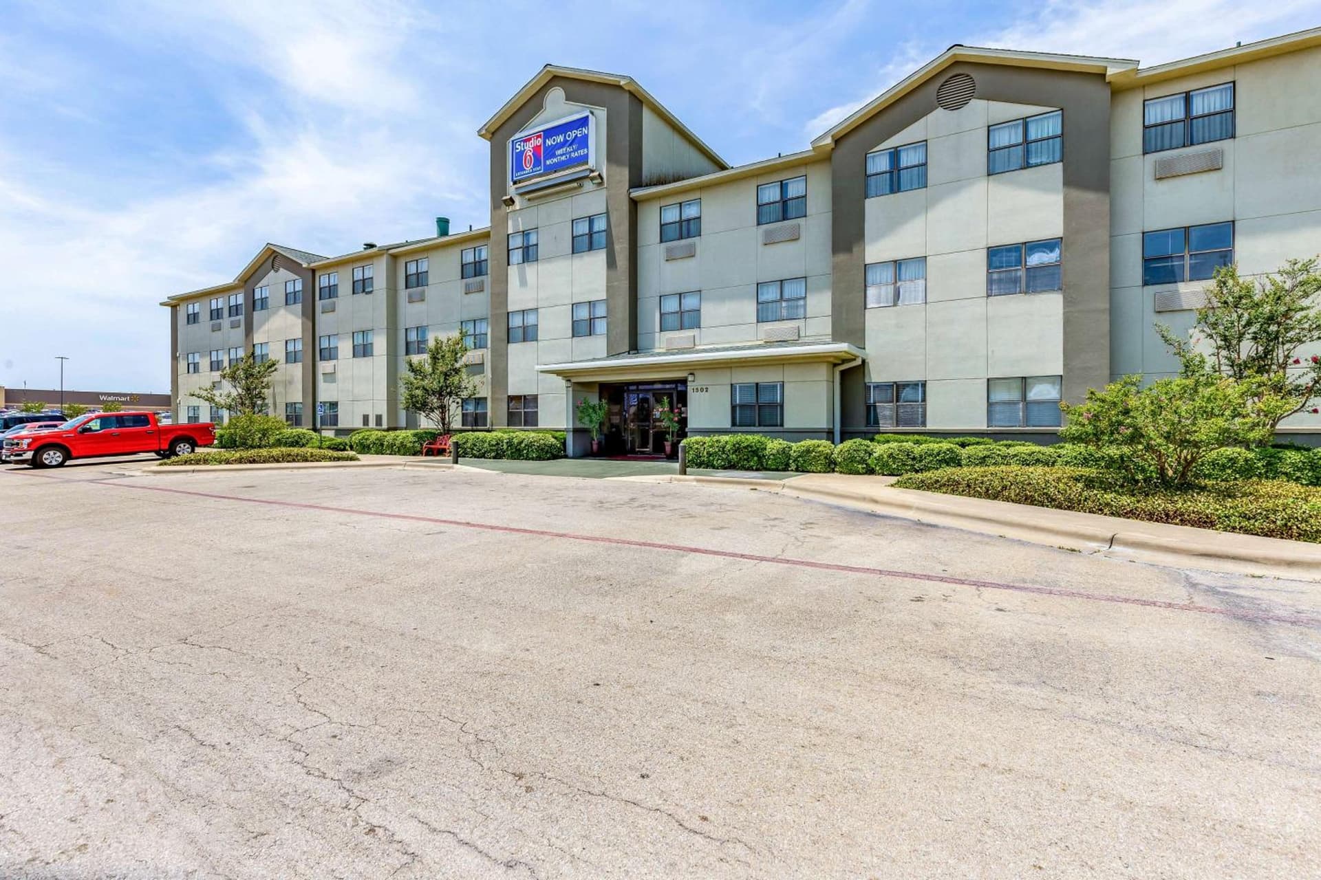 Studio 6 Killeen TX exterior or lobby in Killeen, TX — main listing photo