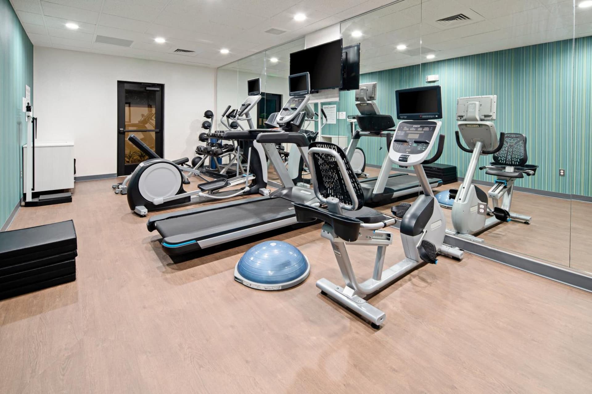 Holiday Inn Express Hotel & Suites Atascadero by IHG gallery photo in Atascadero, CA — image 48
