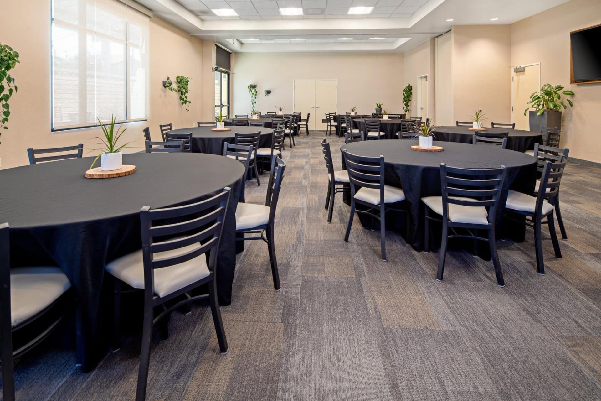 Holiday Inn Express Hotel & Suites Atascadero by IHG gallery photo in Atascadero, CA — image 46