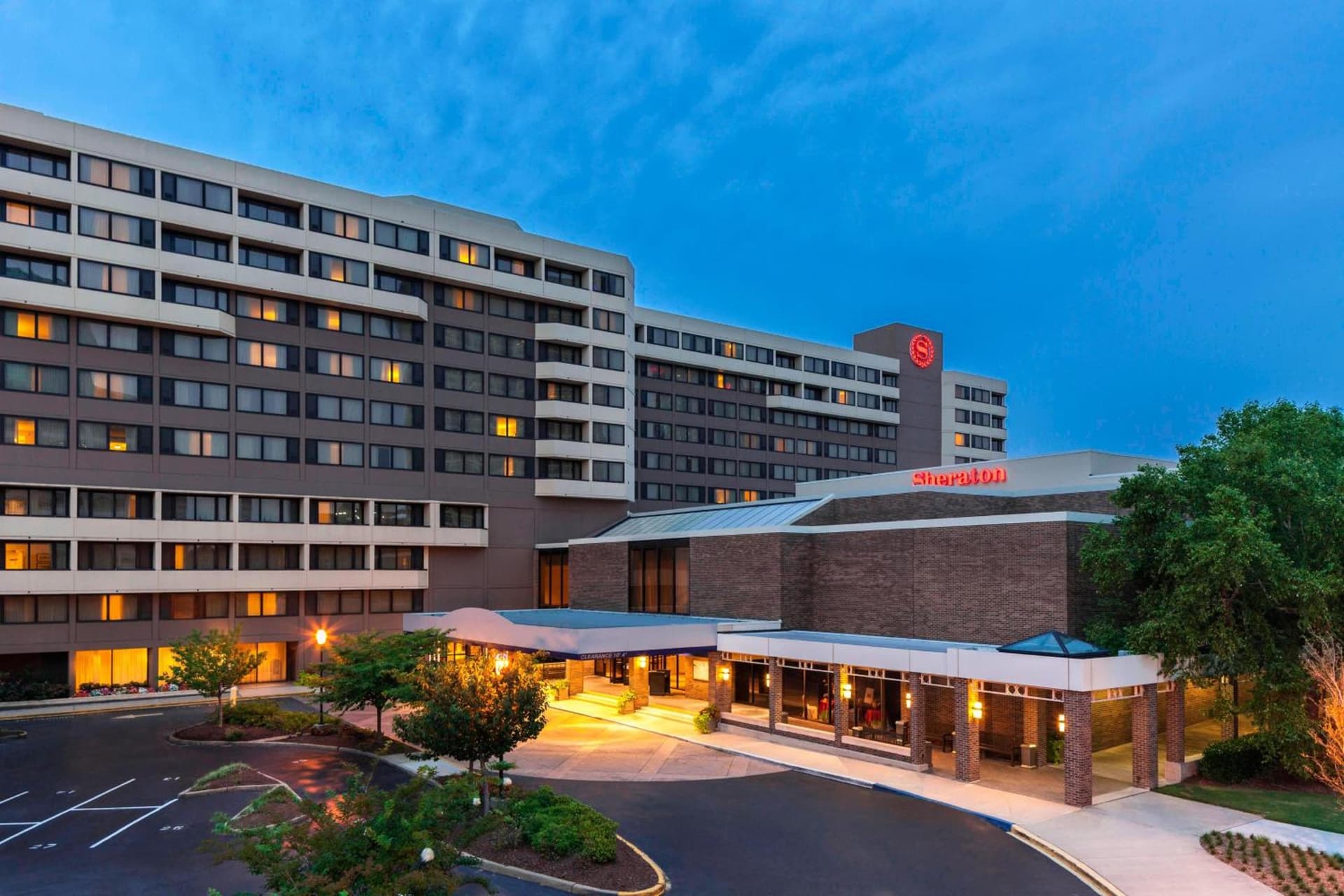 Sheraton Norfolk Waterside Hotel gallery photo in Norfolk, VA — image 18