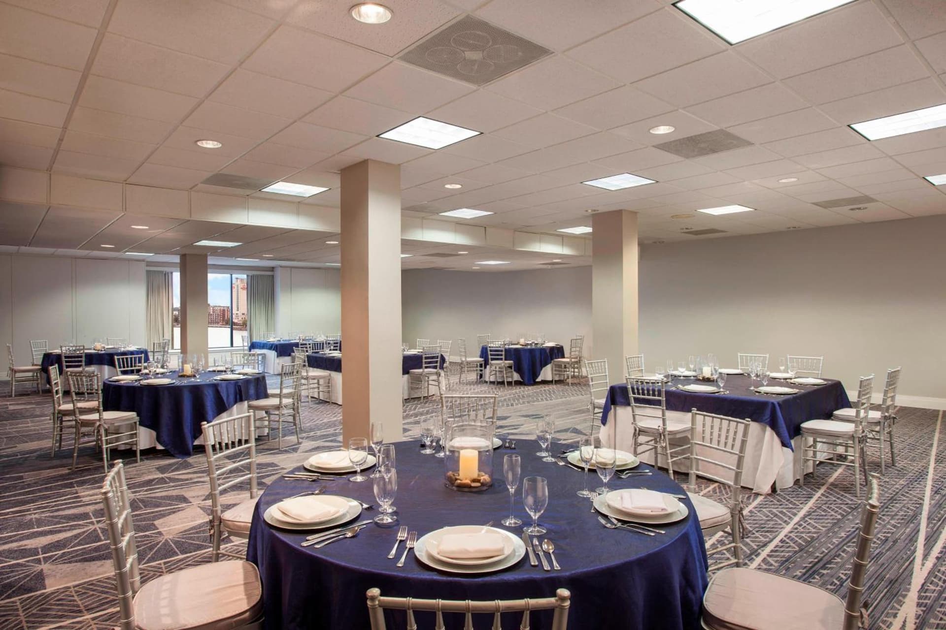 Sheraton Norfolk Waterside Hotel gallery photo in Norfolk, VA — image 25