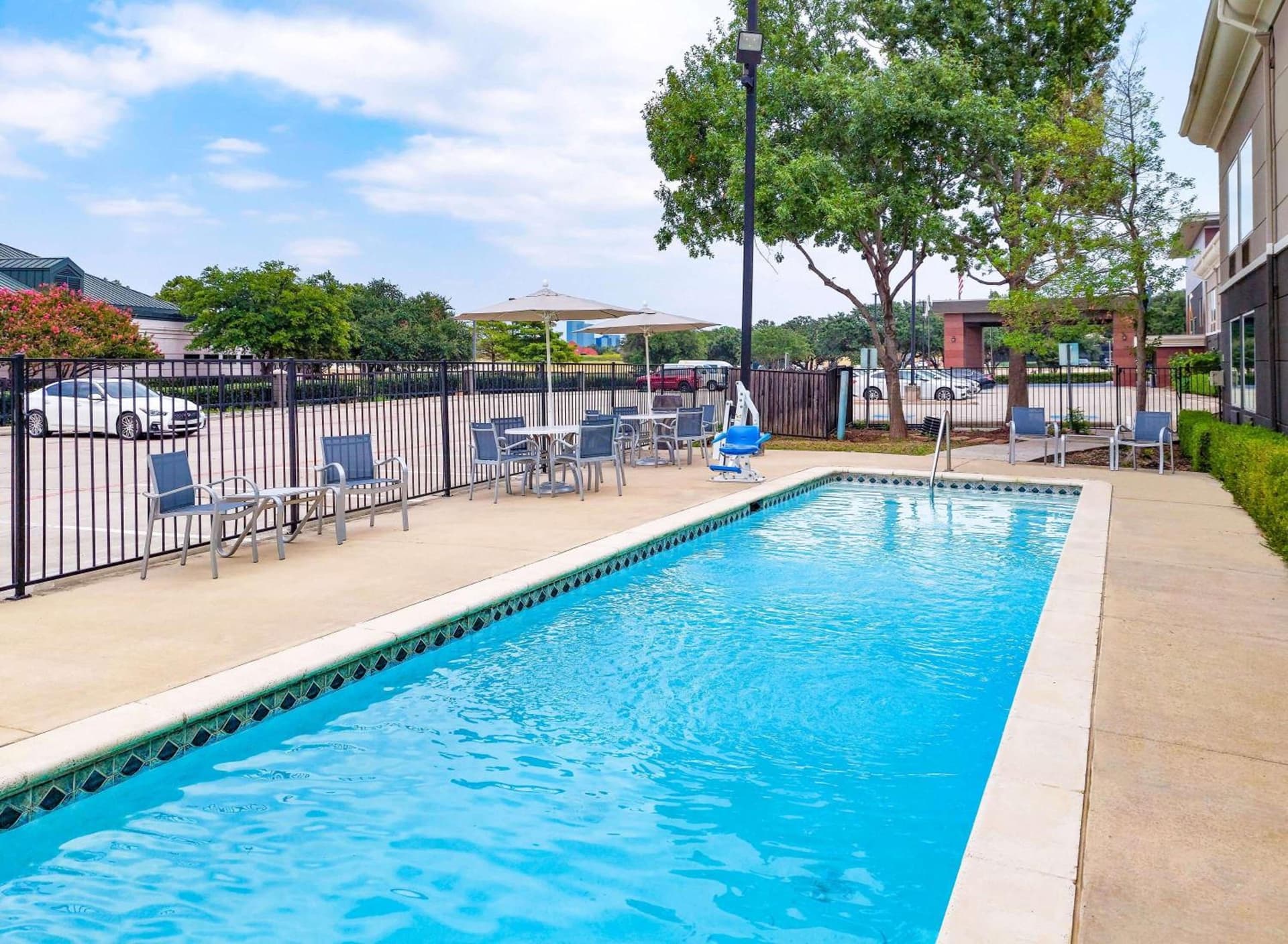 La Quinta by Wyndham Dallas - Las Colinas property views in Irving, TX — gallery photo 3