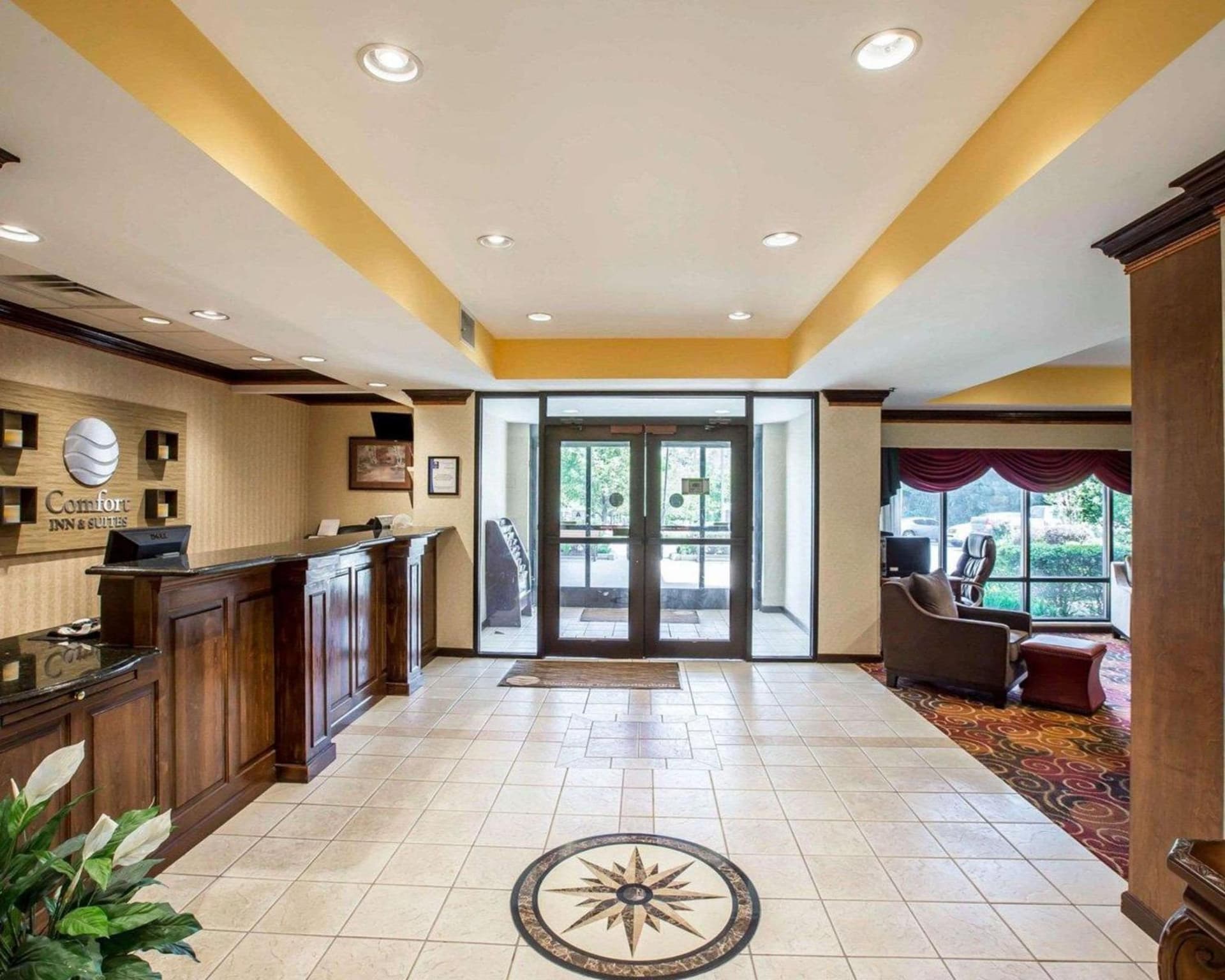 Comfort Inn & Suites Spartanburg North interior in Spartanburg, SC — gallery photo 2