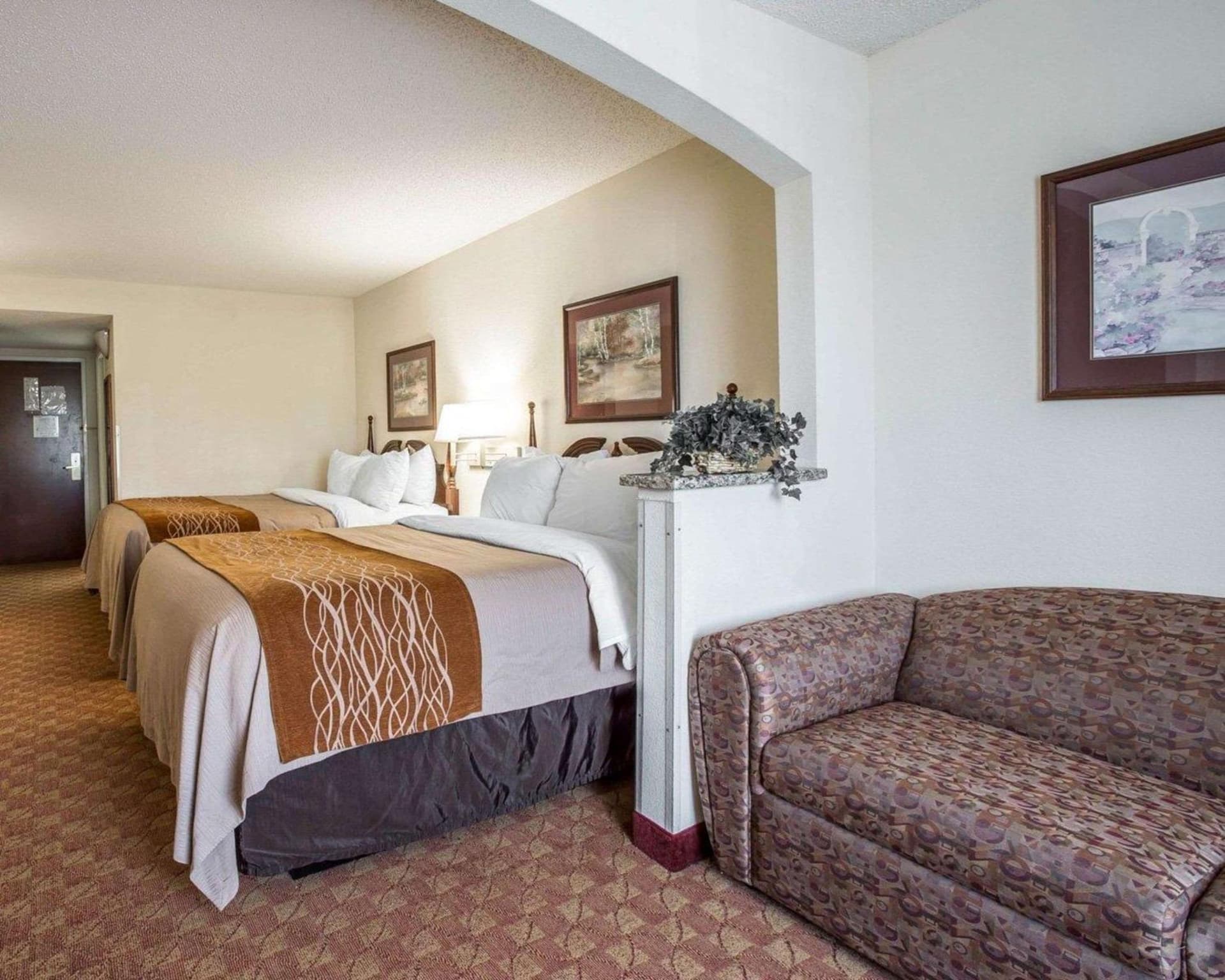 Comfort Inn & Suites Spartanburg North interior in Spartanburg, SC — gallery photo 2