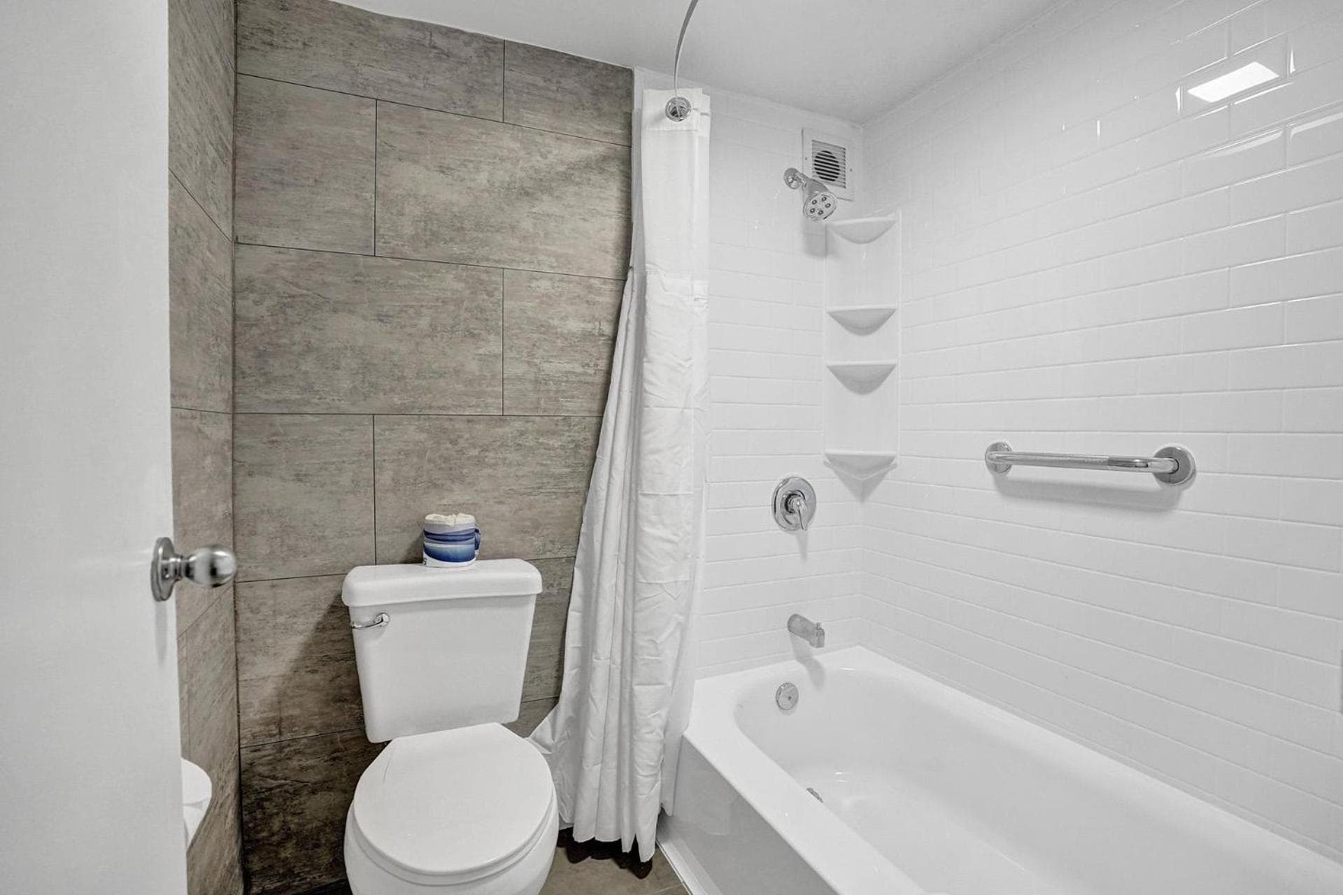 The Harrison Hotel Downtown Hollywood FL, an Ascend Collection Hotel gallery photo in Hollywood, FL — image 24
