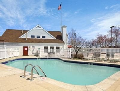 Suburban Studios property views in Fort Wayne, IN — gallery photo 3