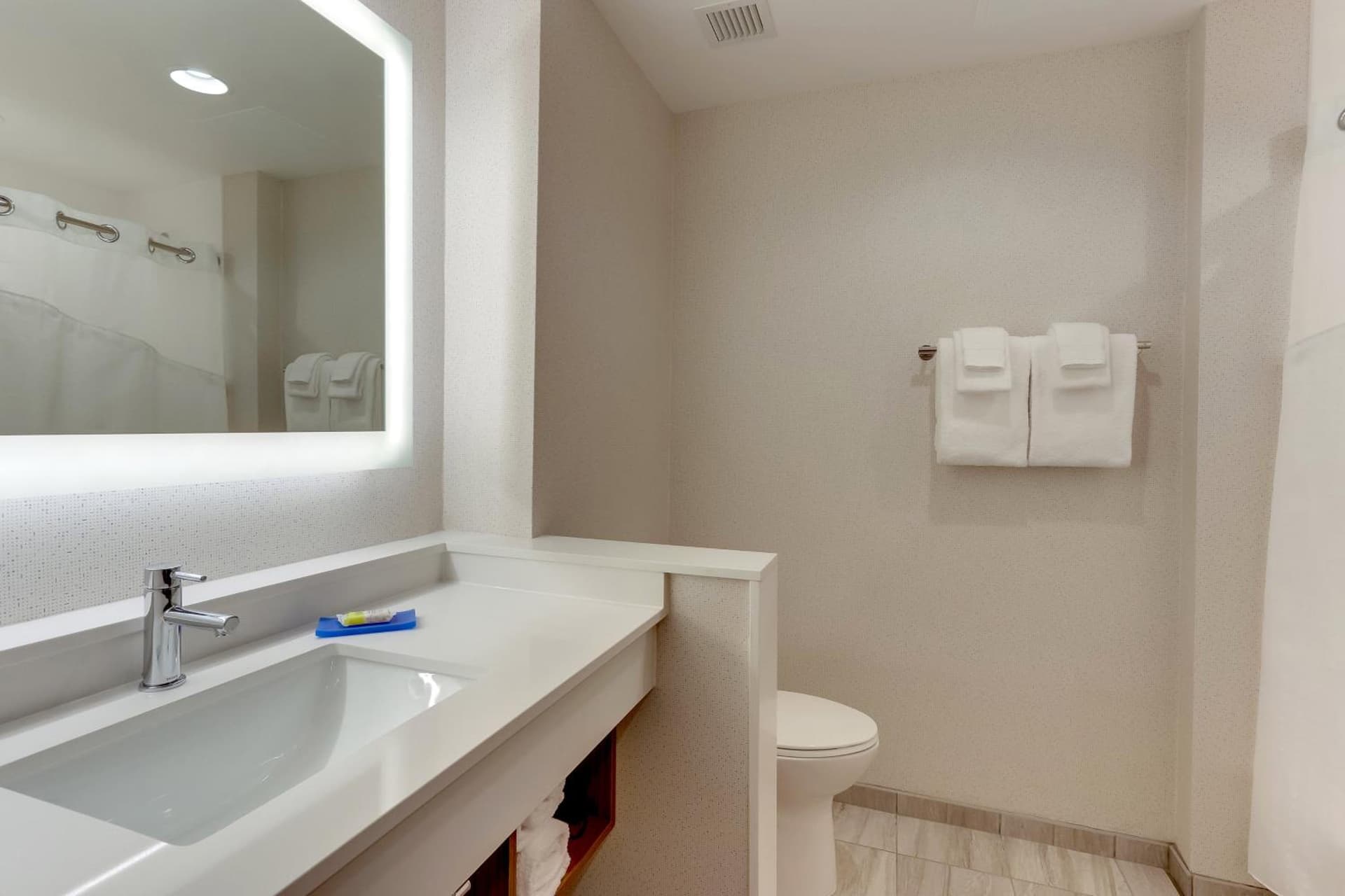Holiday Inn Express - Wilmington - Porters Neck by IHG gallery photo in Wilmington, NC — image 93