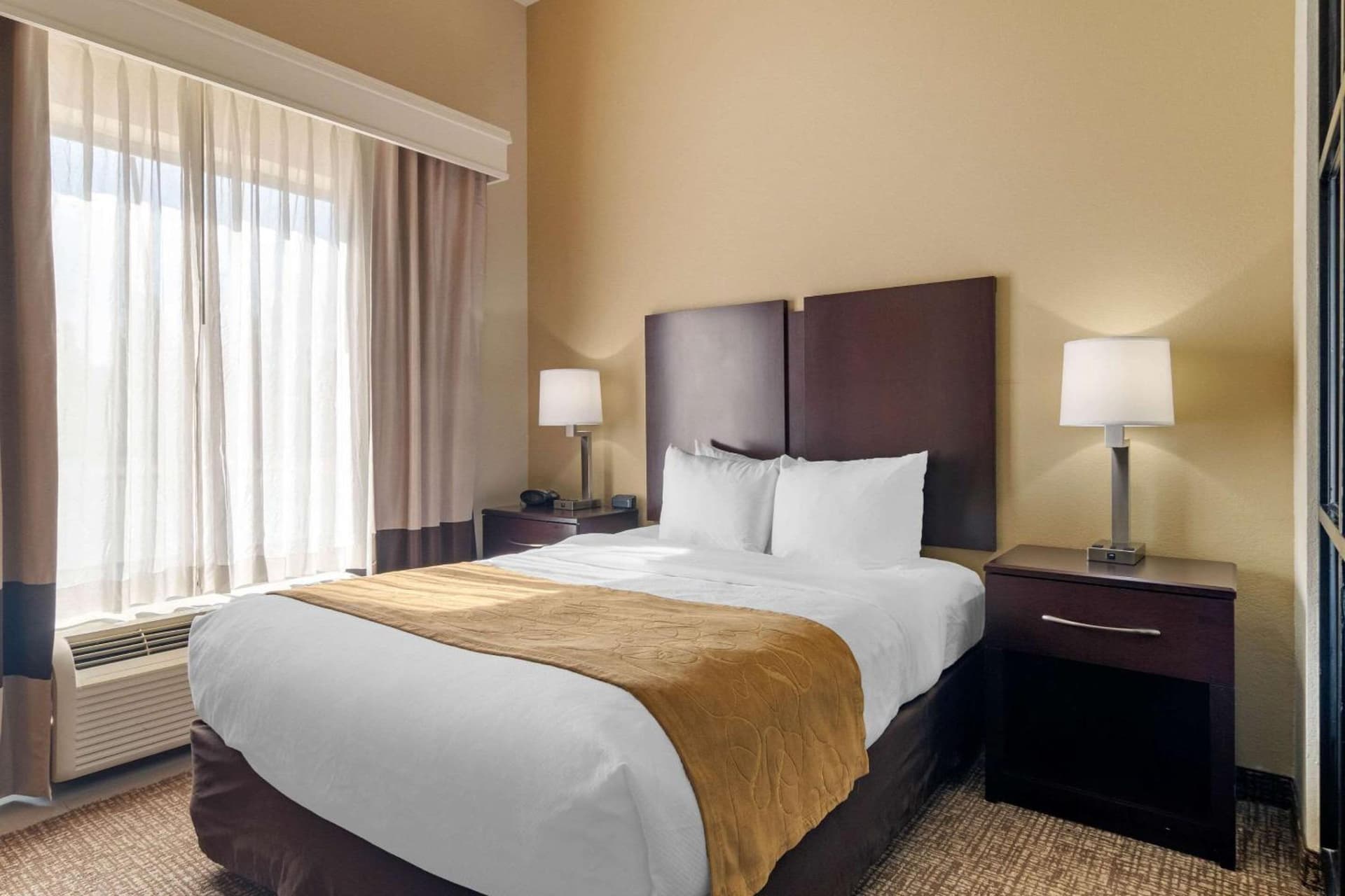 Comfort Suites Byron Warner Robins interior in Byron, GA — gallery photo 2