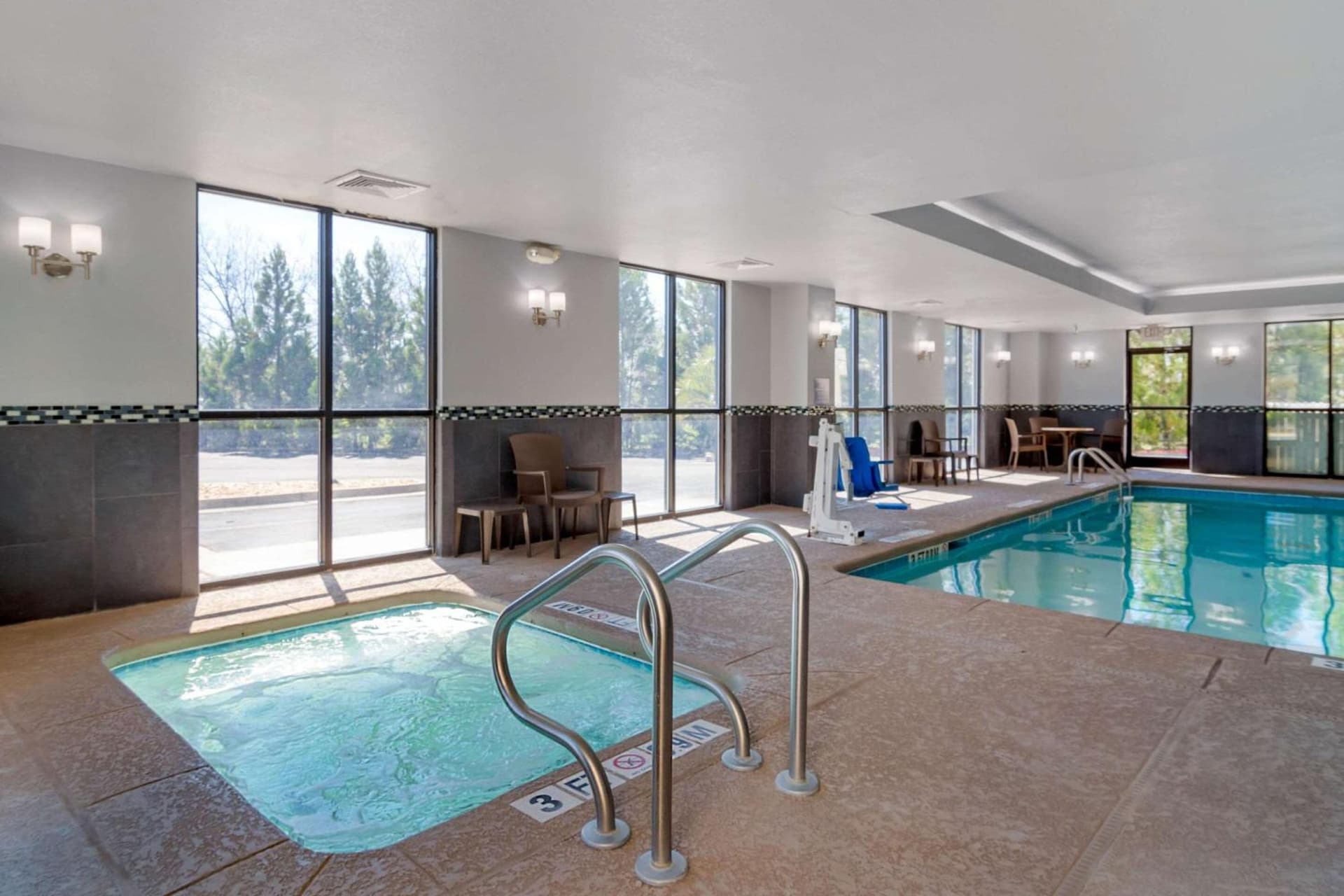 Comfort Suites Byron Warner Robins gallery photo in Byron, GA — image 28