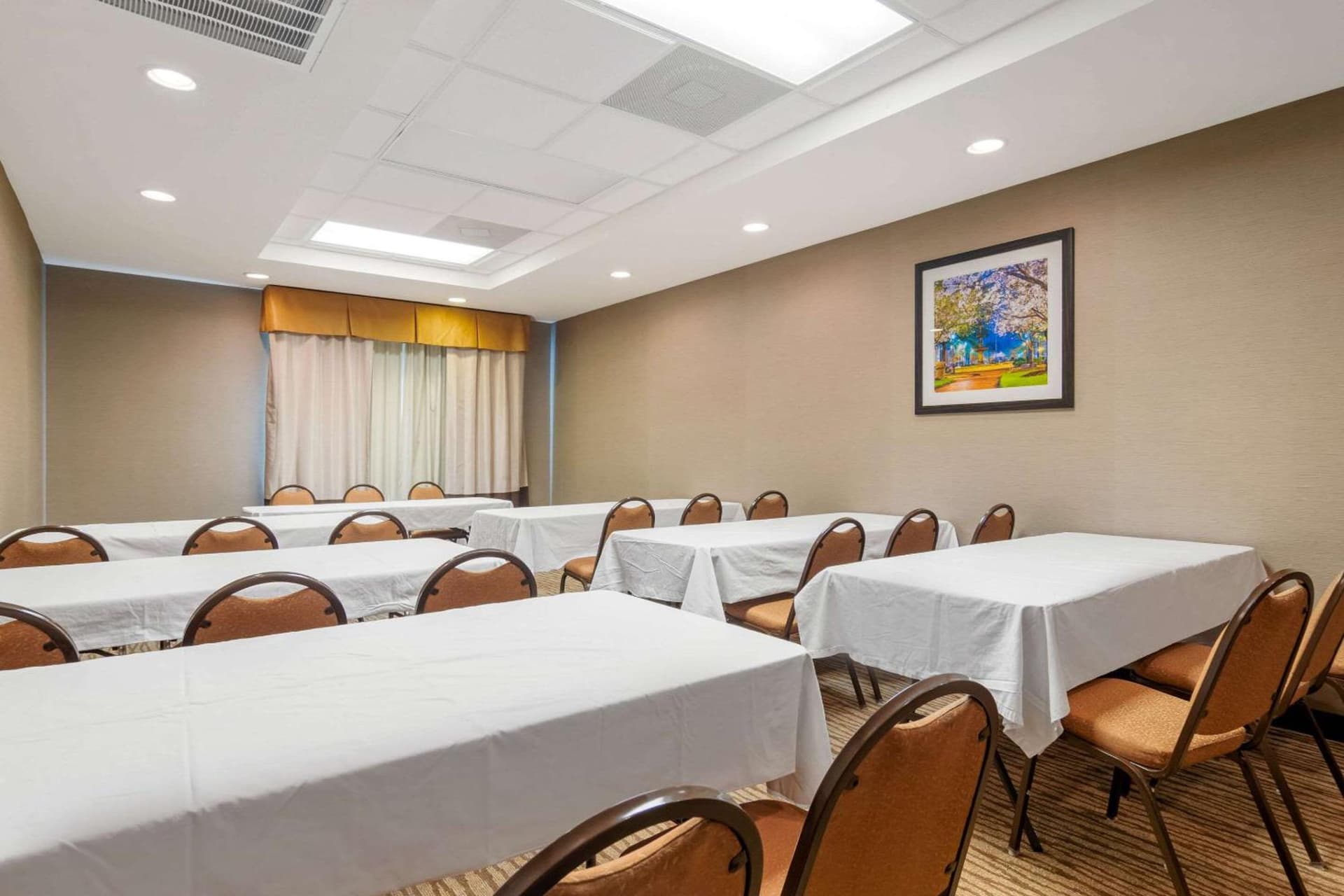 Comfort Suites Byron Warner Robins interior in Byron, GA — gallery photo 2
