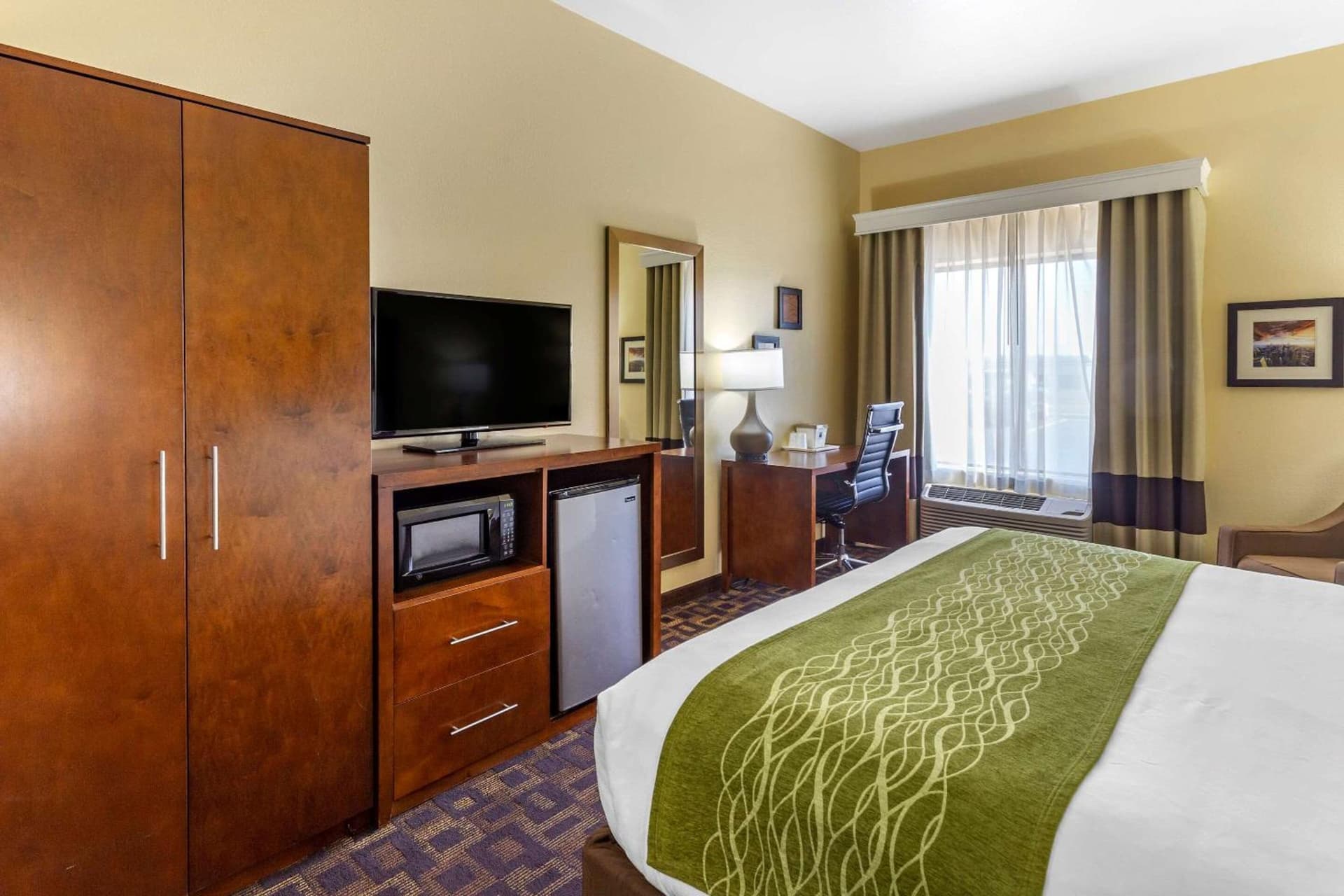 Comfort Inn & Suites North Aurora - Naperville gallery photo in North Aurora, IL — image 31