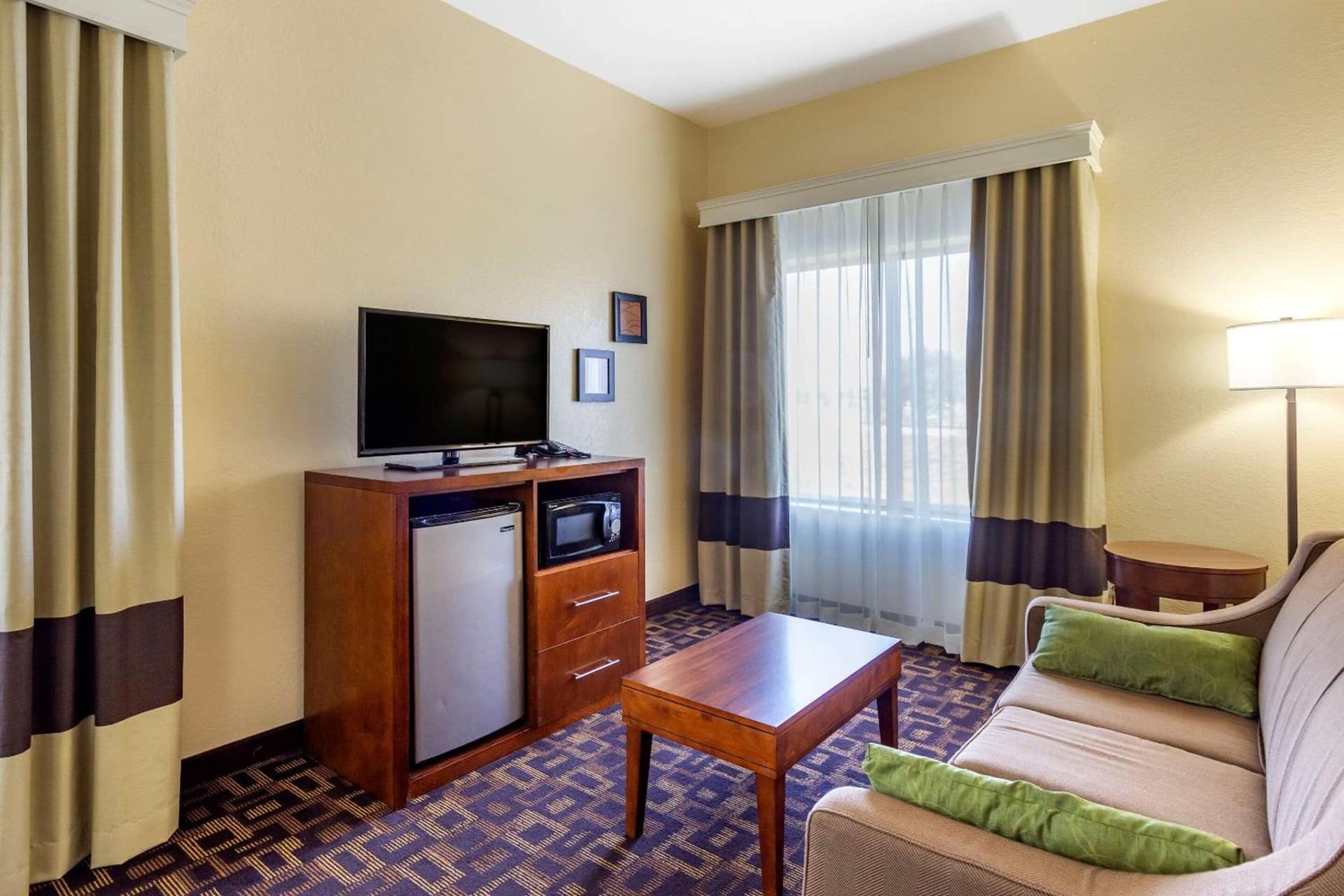 Comfort Inn & Suites North Aurora - Naperville gallery photo in North Aurora, IL — image 13